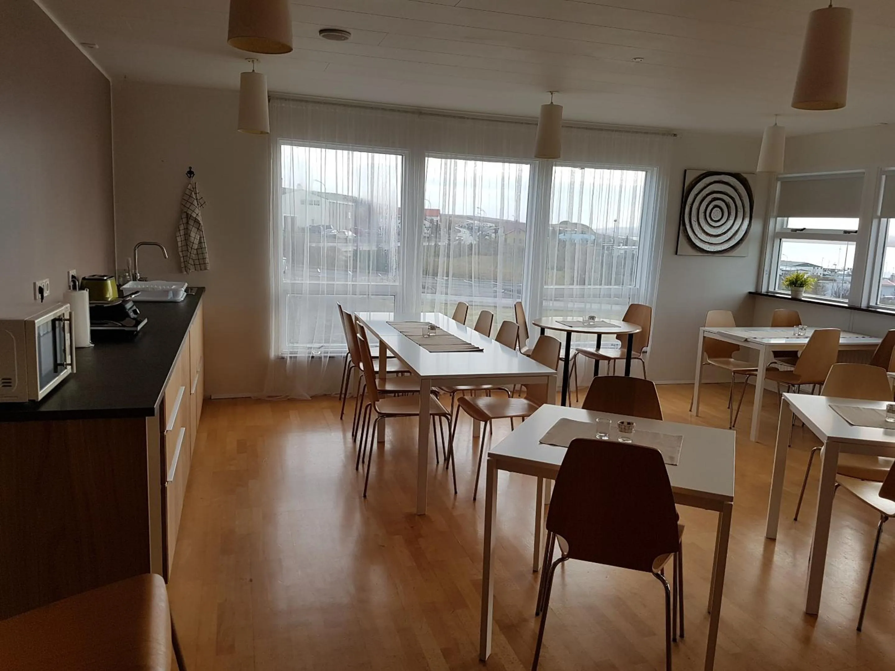 Communal kitchen in ALBERT Guesthouse