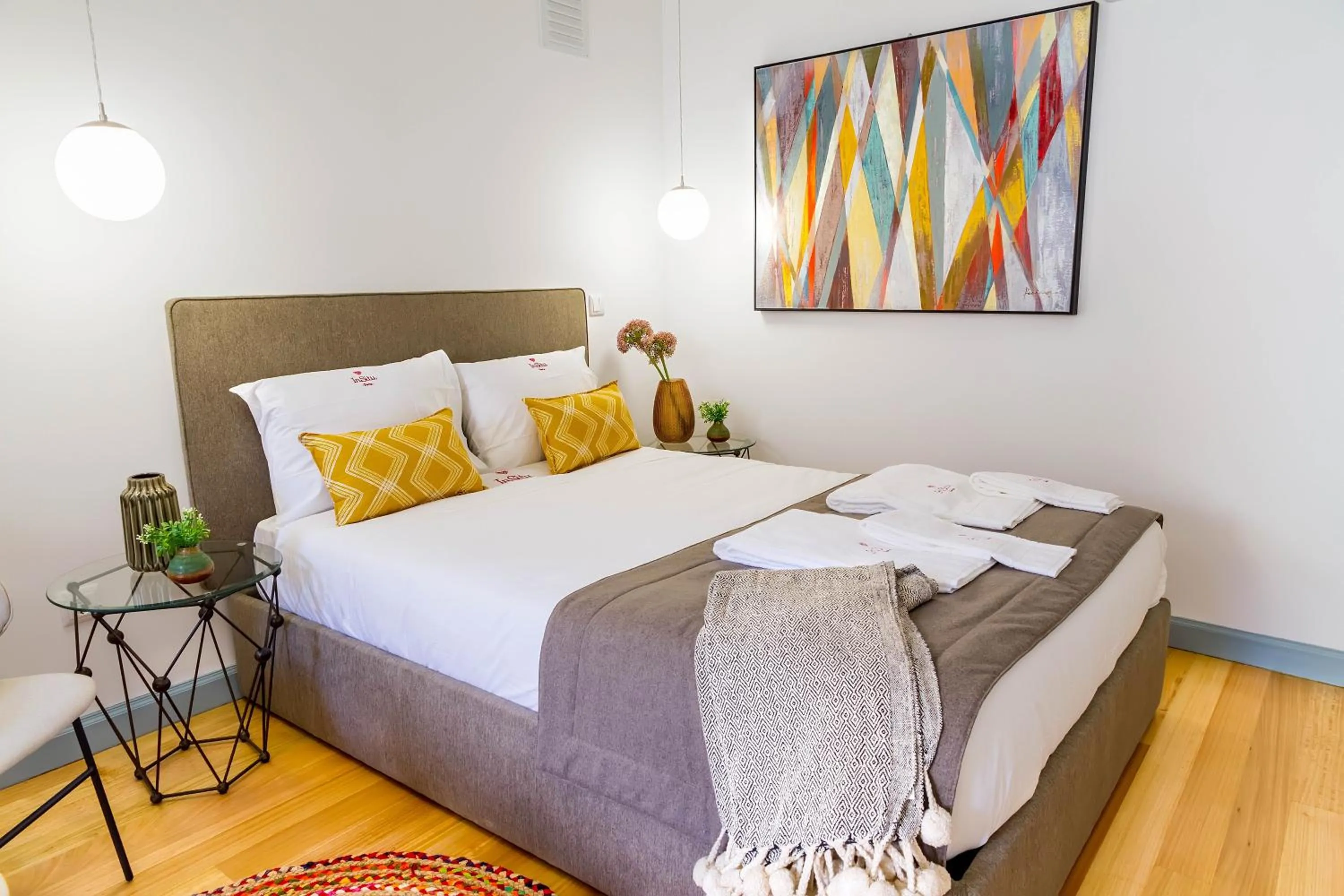 Bed in InSitu Formosa 168 by Guestify