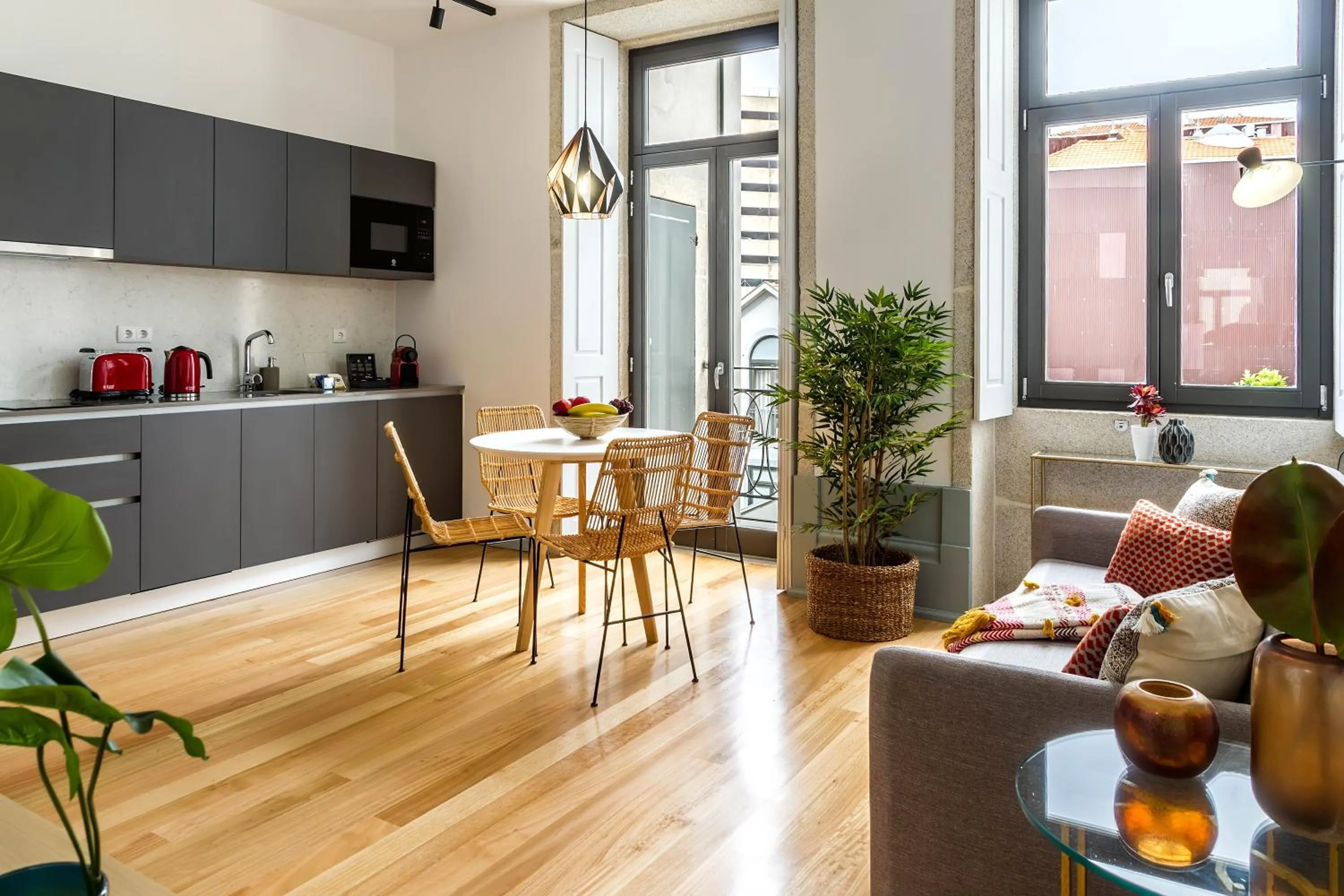 Kitchen or kitchenette in InSitu Formosa 168 by Guestify