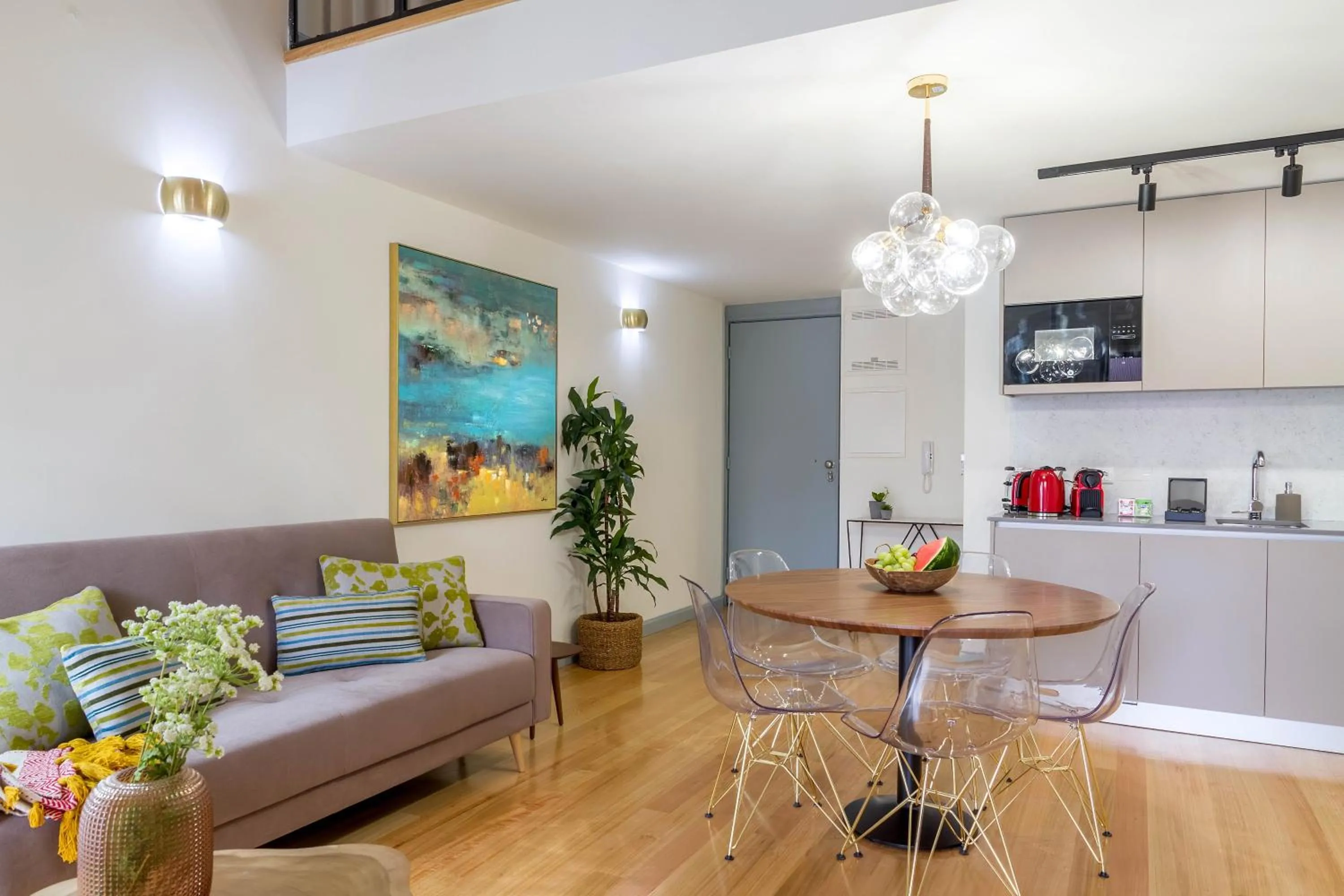 Coffee/tea facilities in InSitu Formosa 168 by Guestify