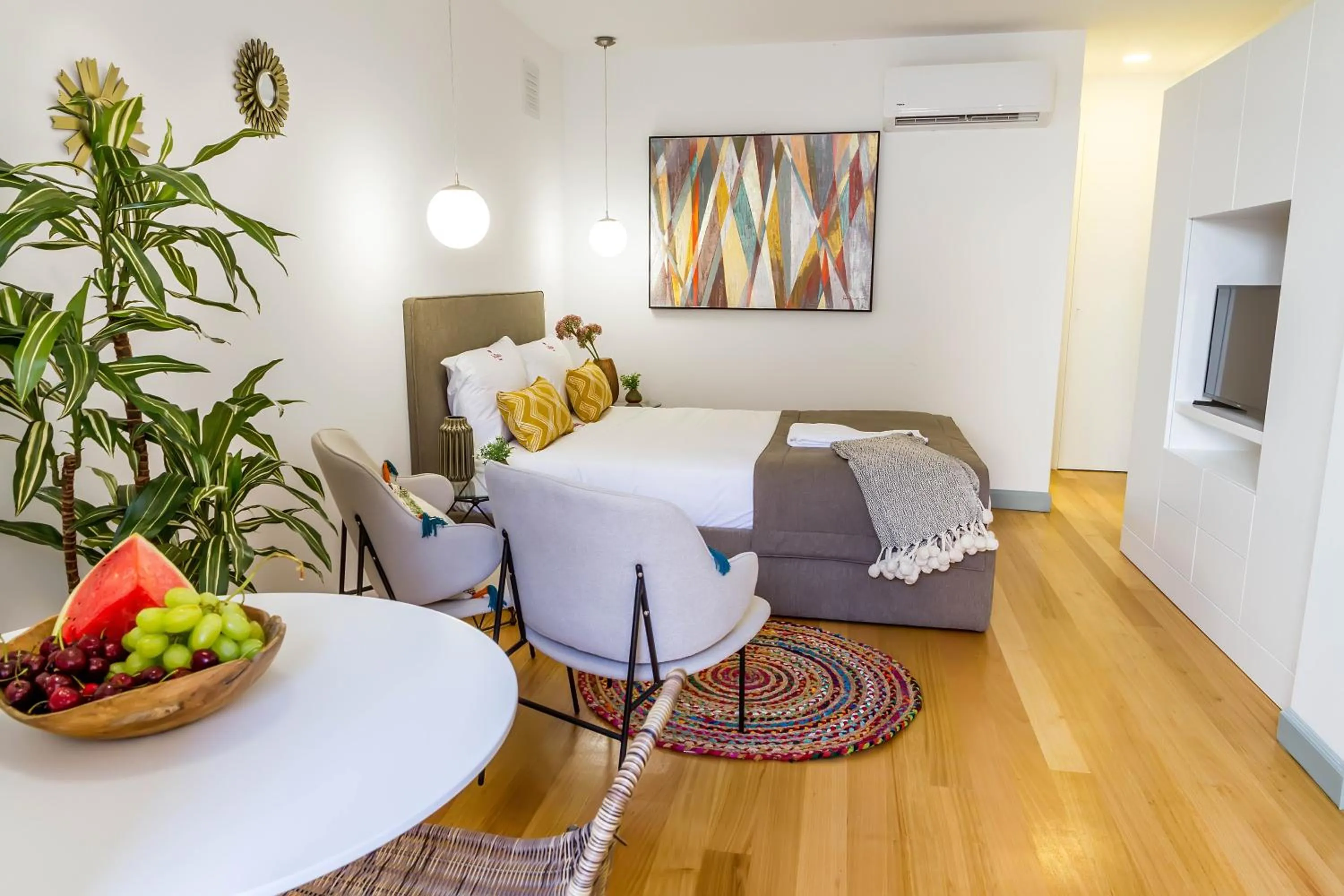 Bed in InSitu Formosa 168 by Guestify