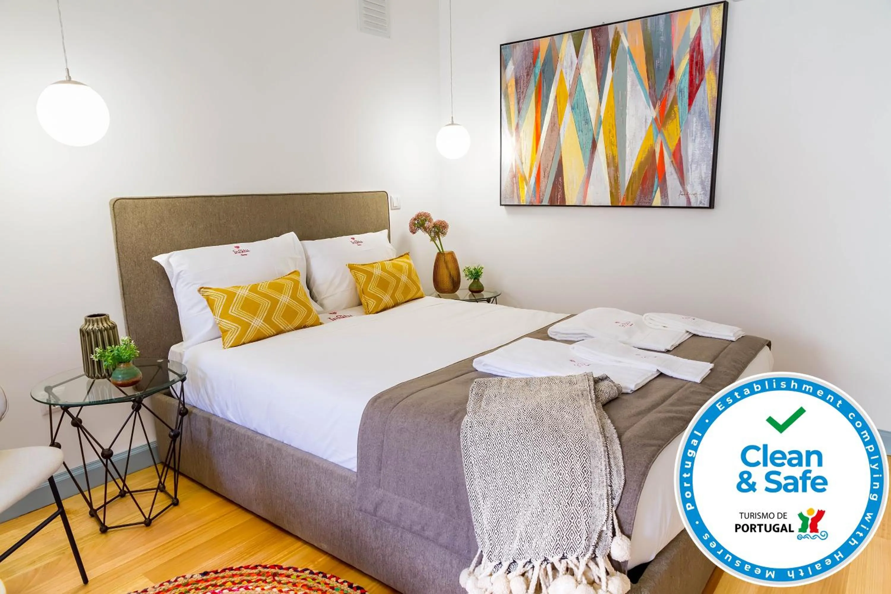 Bed in InSitu Formosa 168 by Guestify