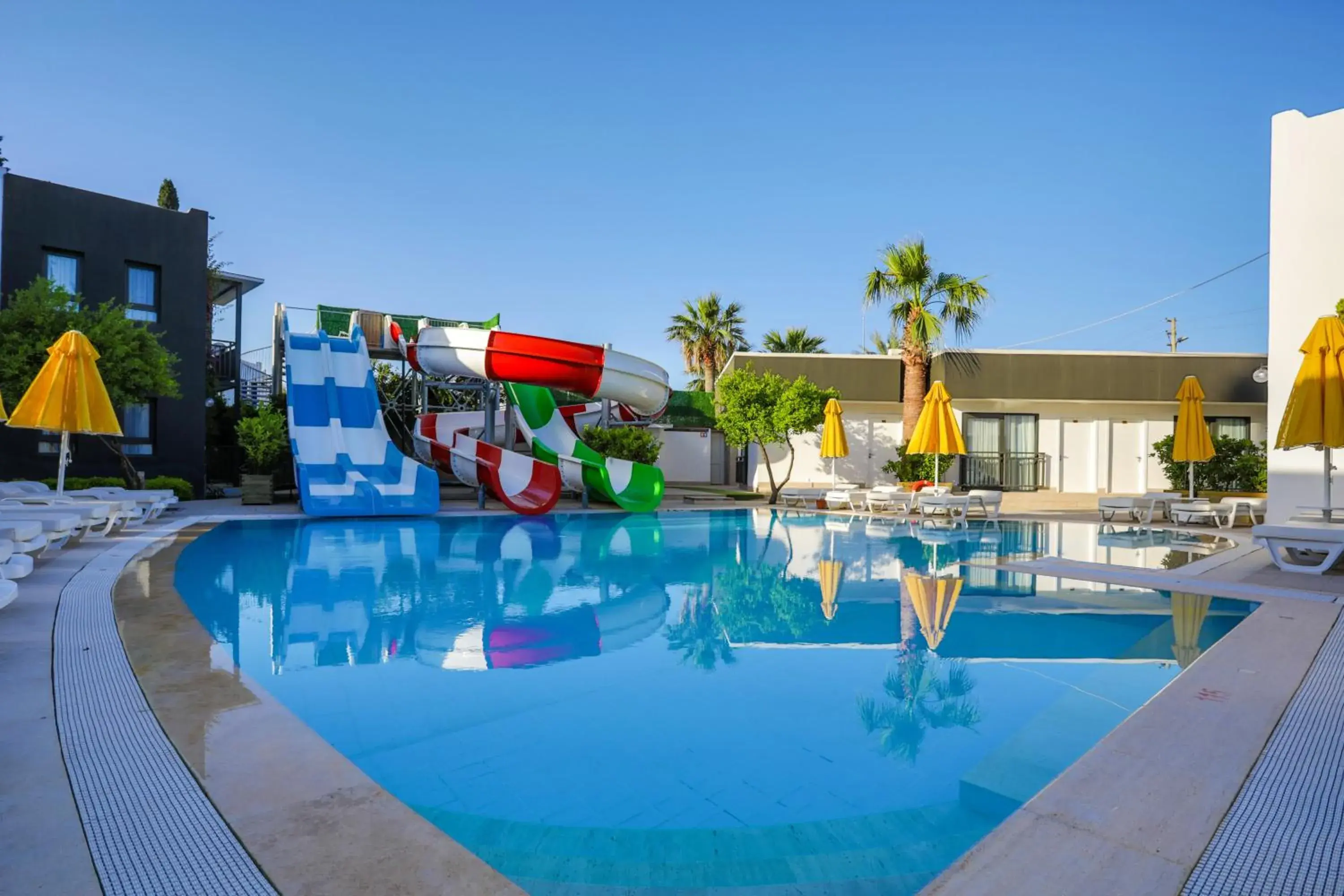 Swimming pool in Bitez Garden Life Swimming pool in Bitez Garden Life