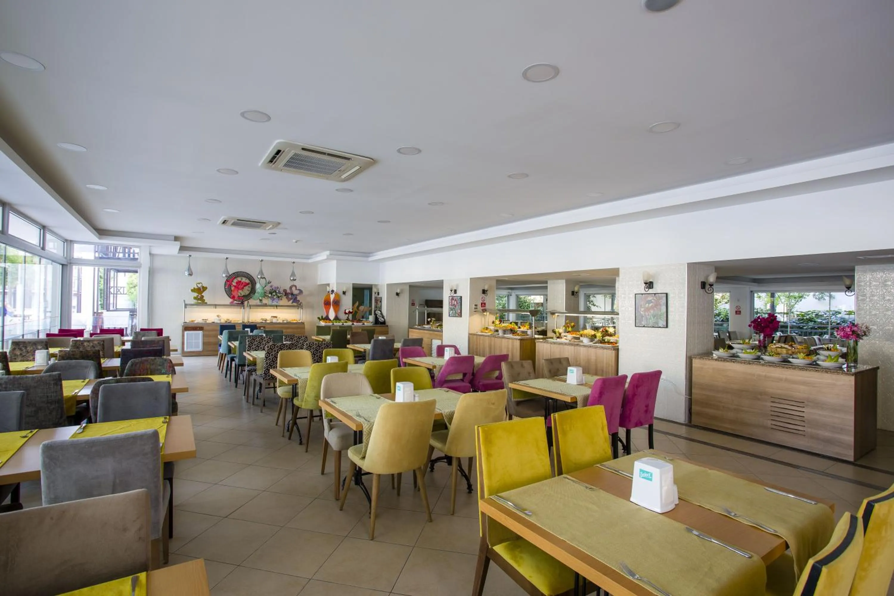 Restaurant/places to eat in Bitez Garden Life