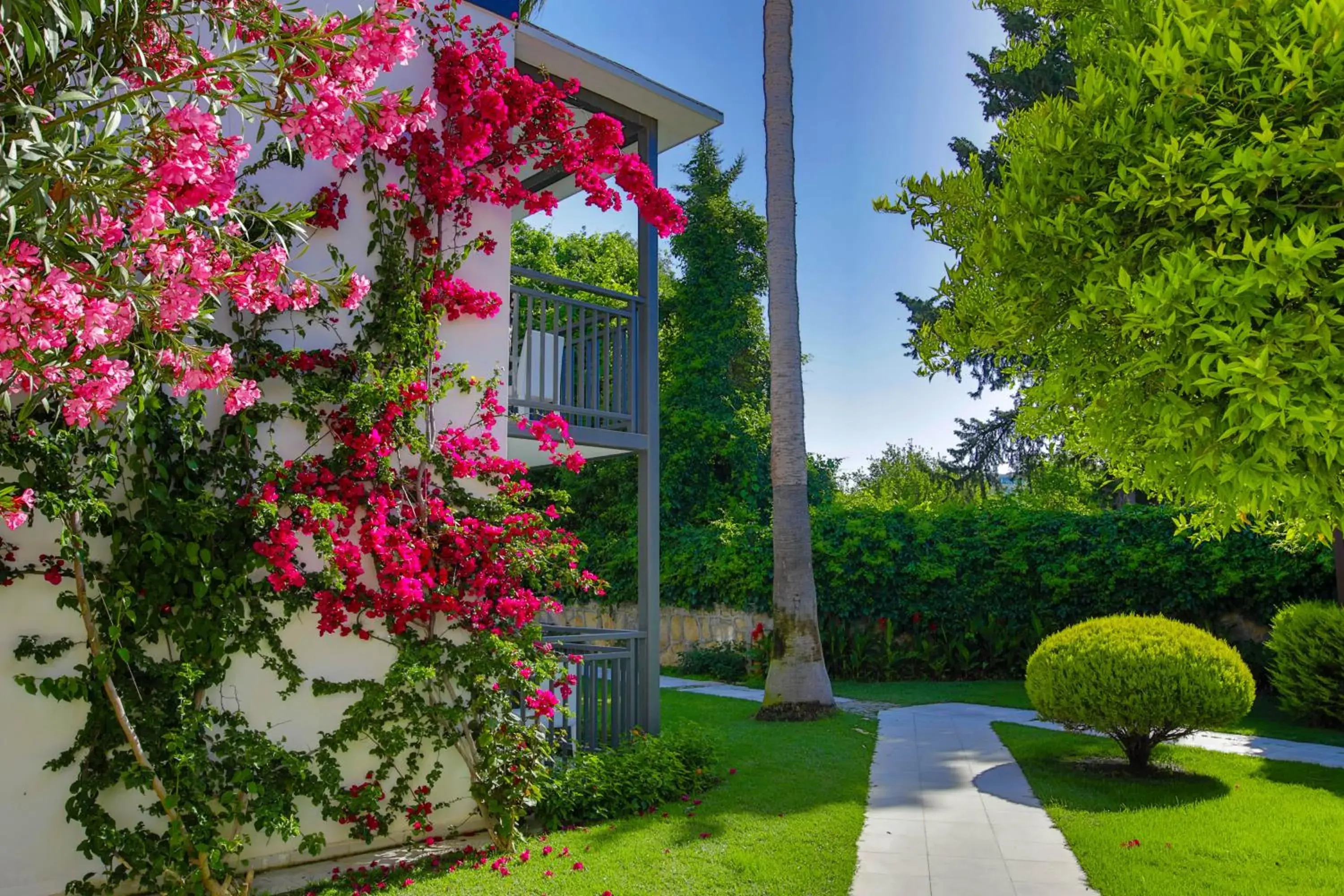 Property building in Bitez Garden Life Property building in Bitez Garden Life