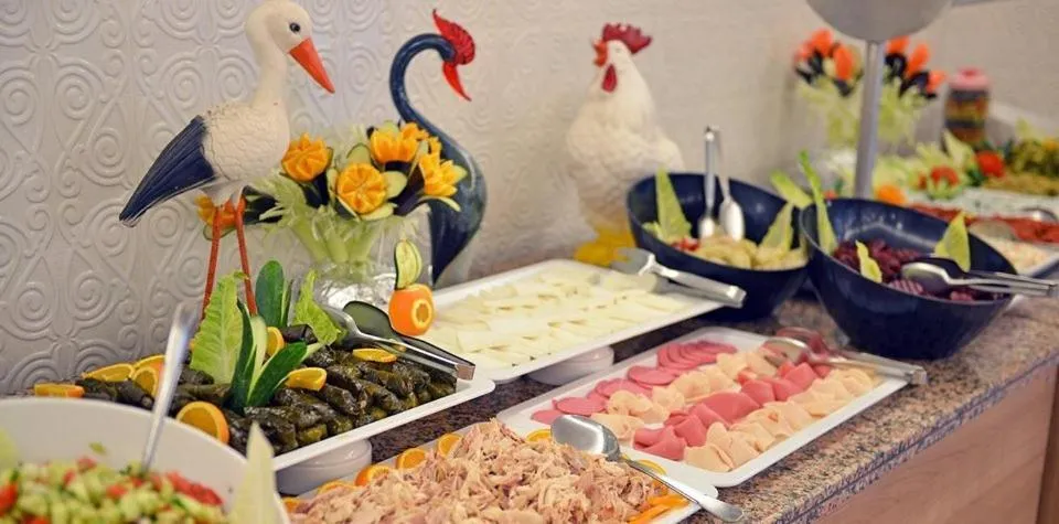 Food and drinks in Bitez Garden Life