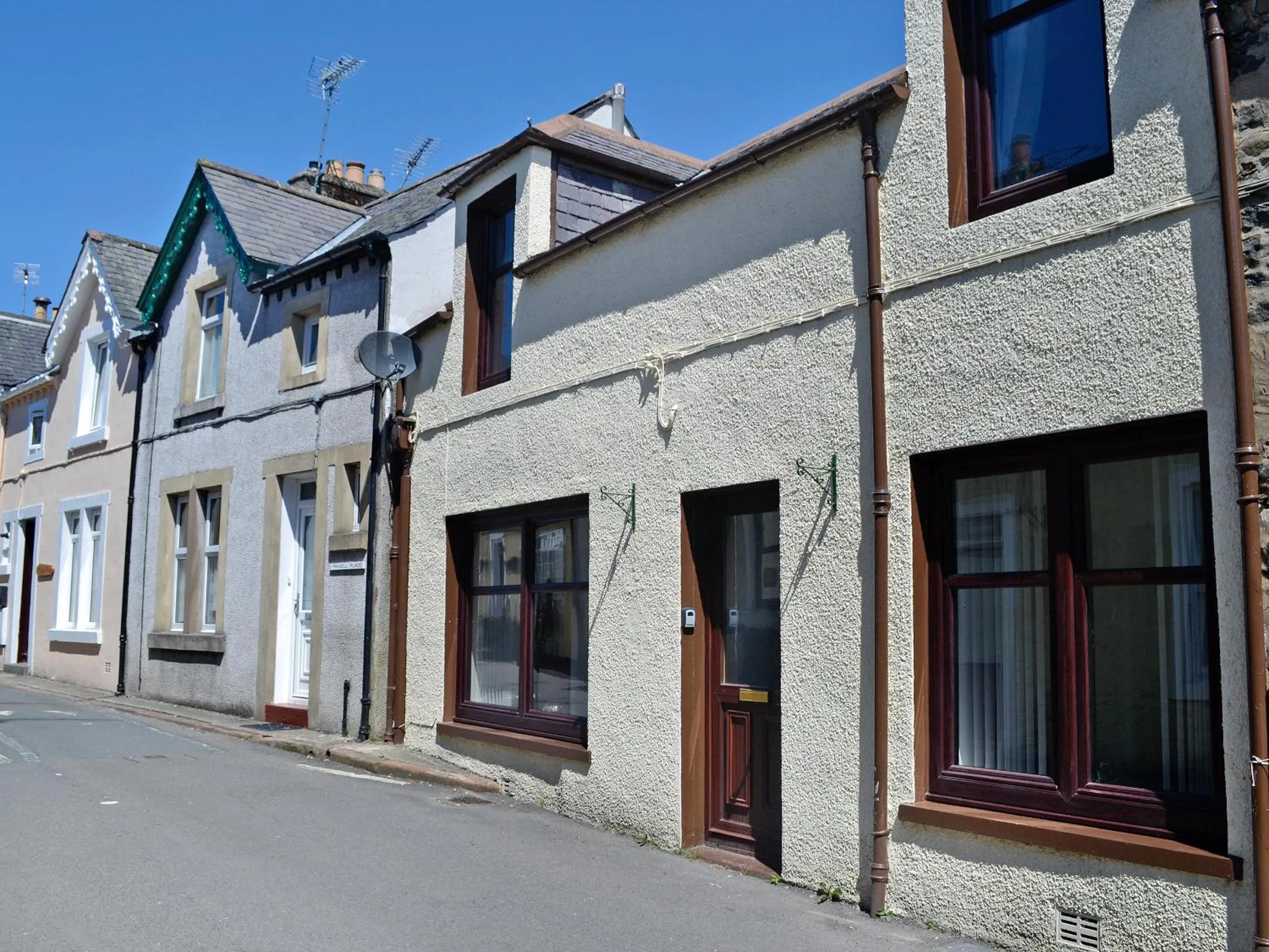 Property building in Summerlea Cottage