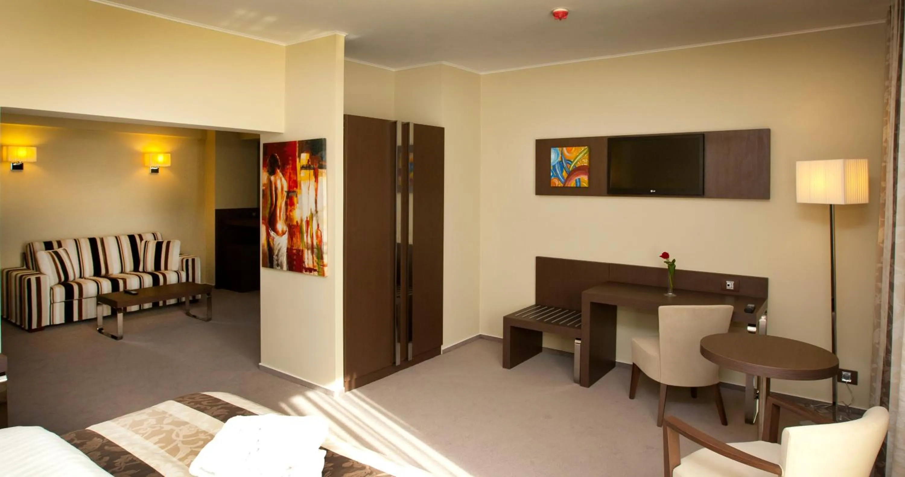 Photo of the whole room, Bed in Hotel Pietroasa