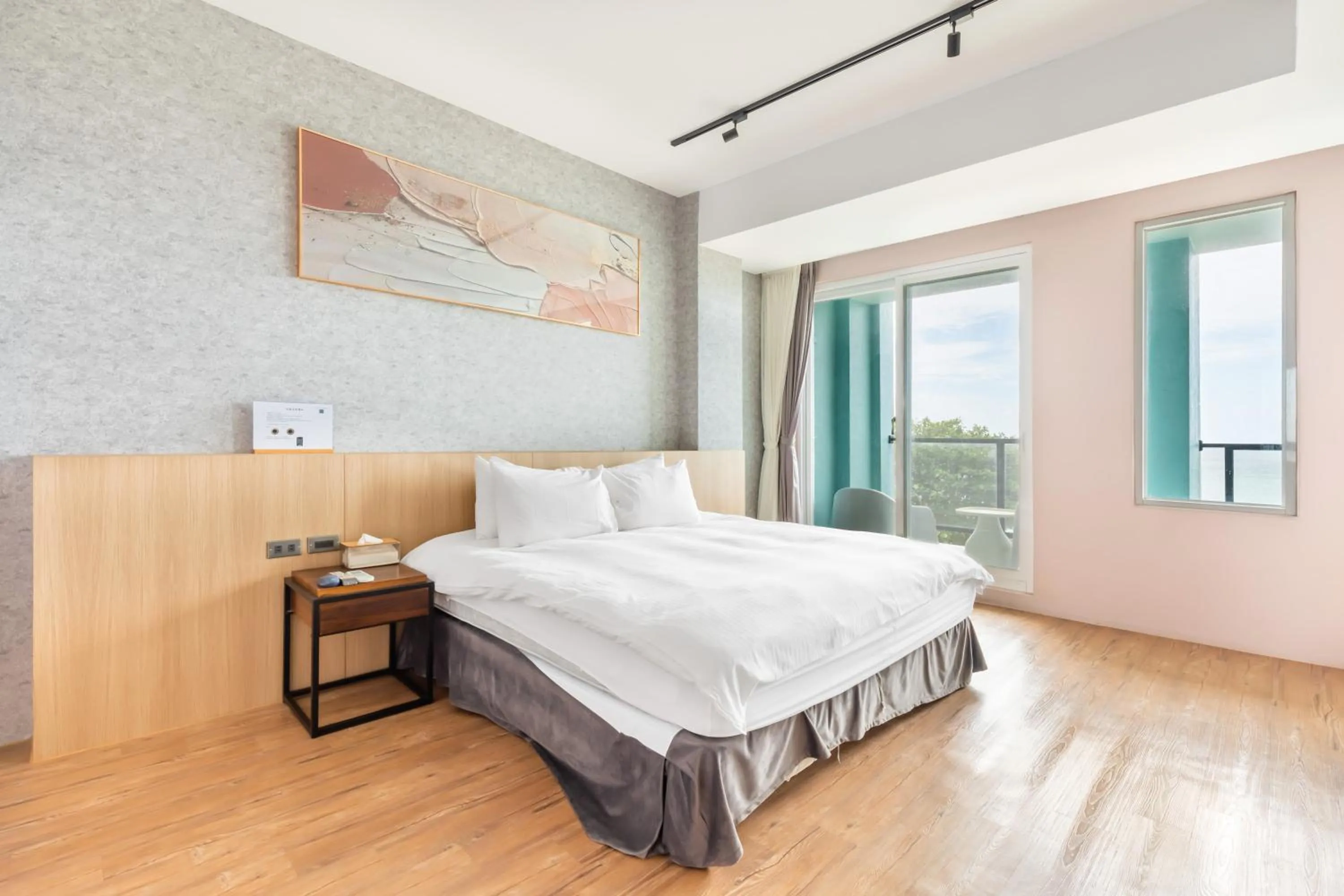 Photo of the whole room, Bed in Jhai Wu