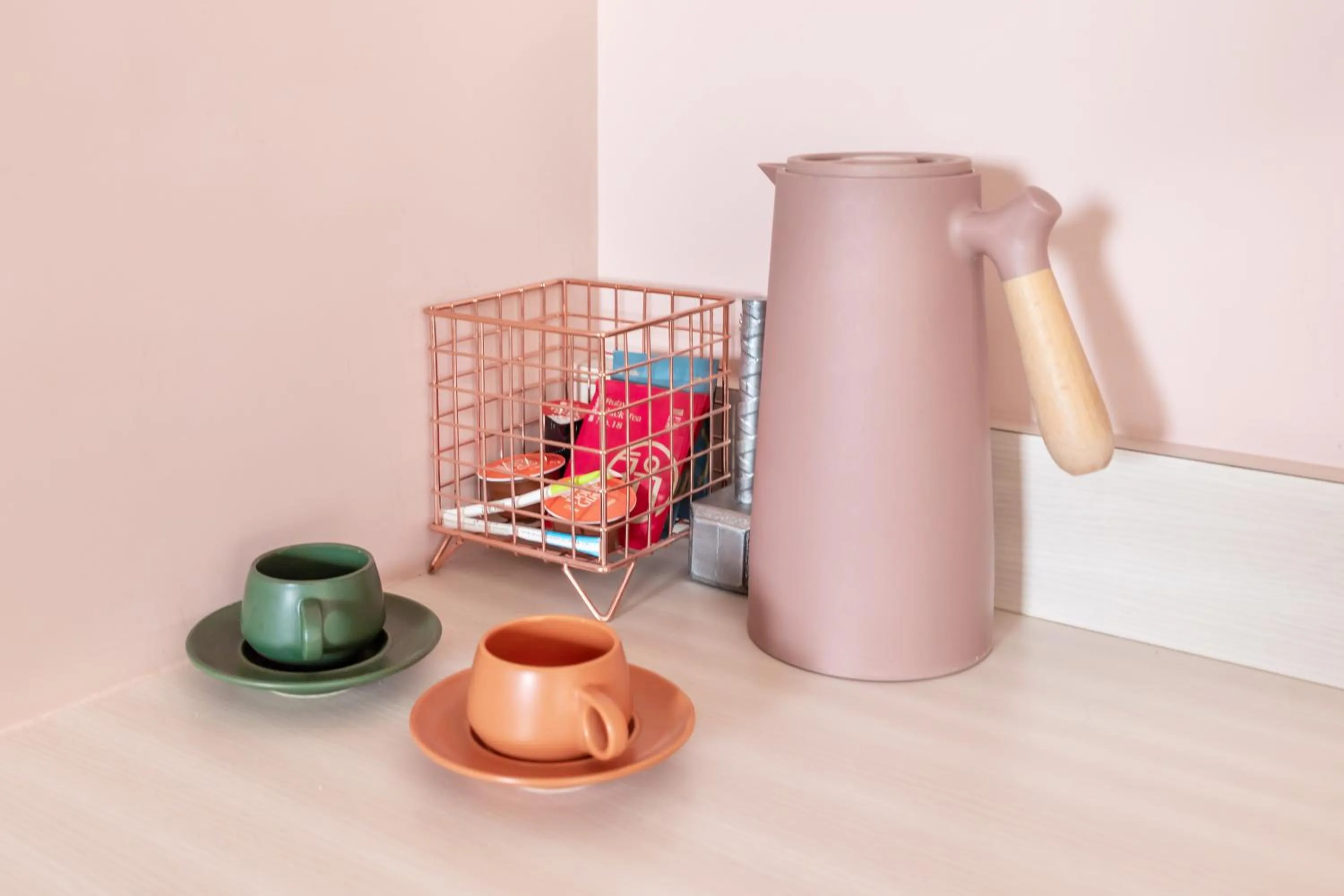 Photo of the whole room in Jhai Wu