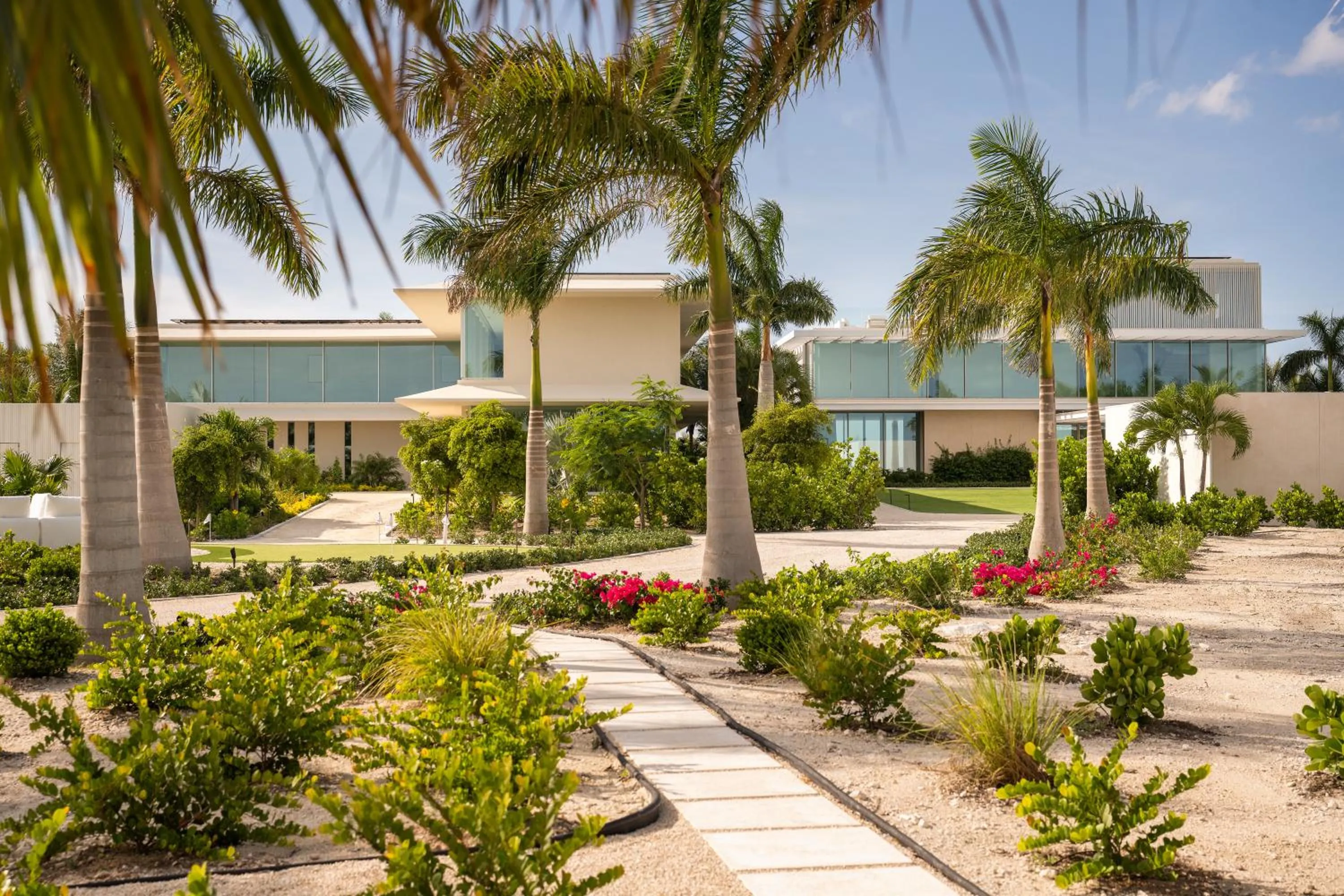 Facade/entrance in Beach Enclave