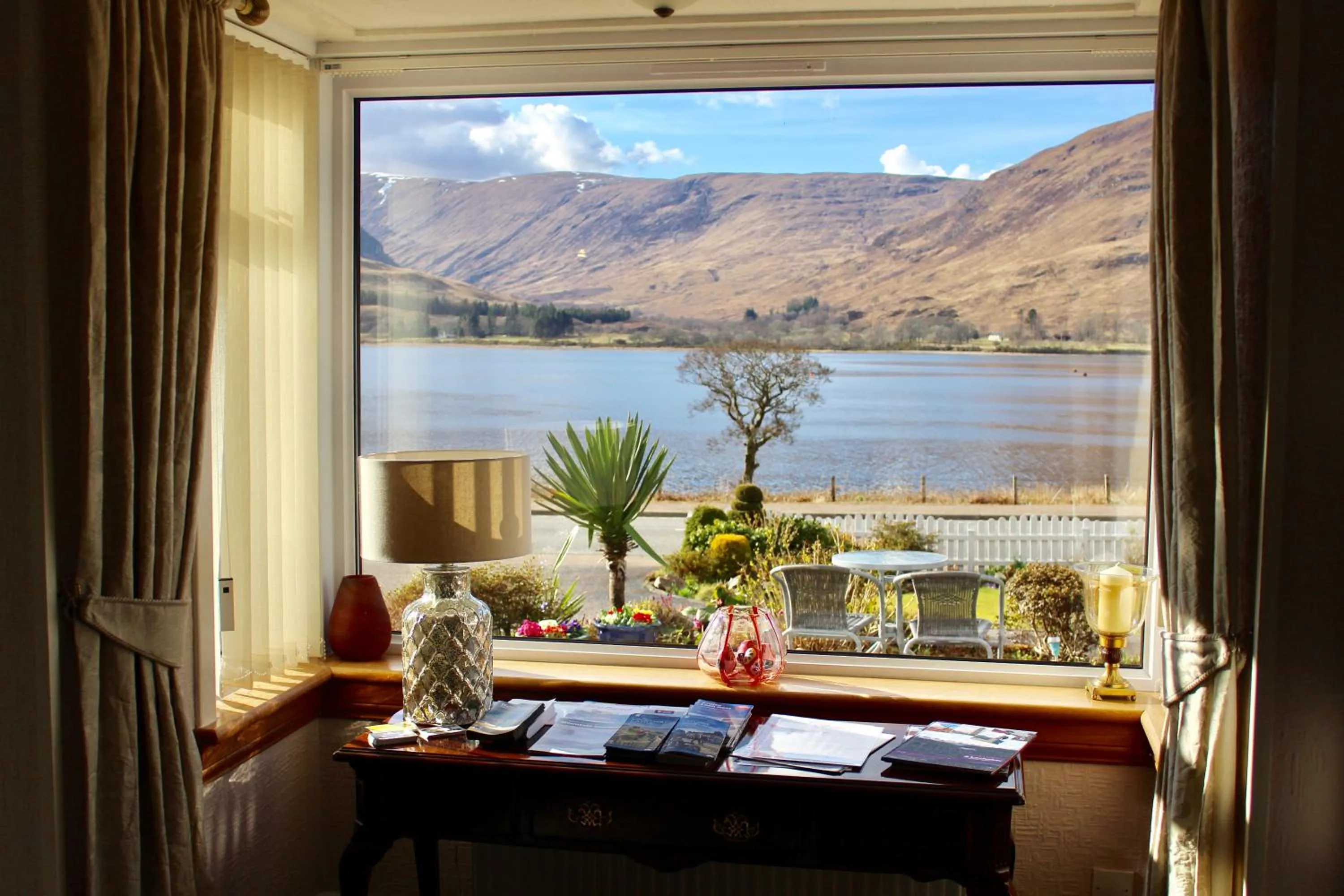 Living room in Hillview Guest House
