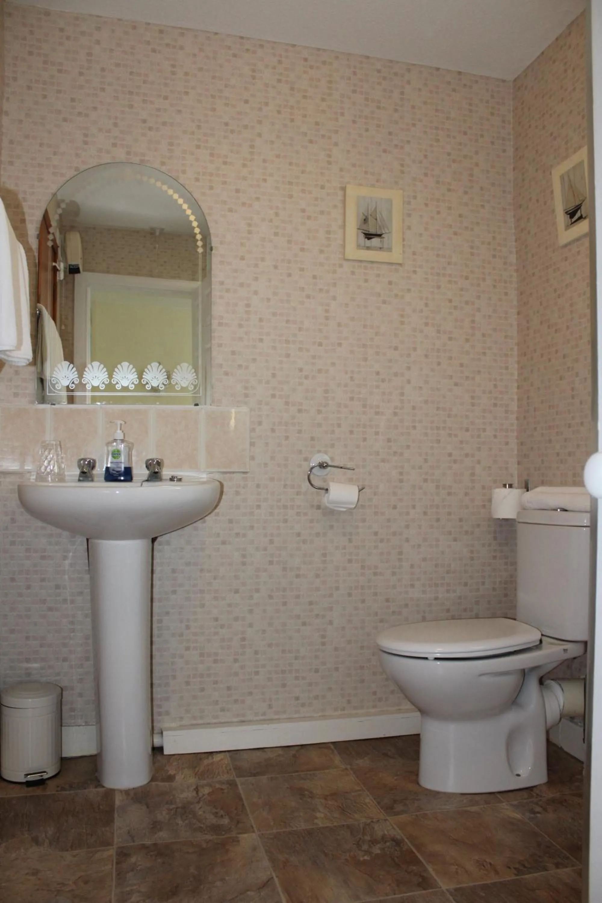 Bathroom in Hillview Guest House