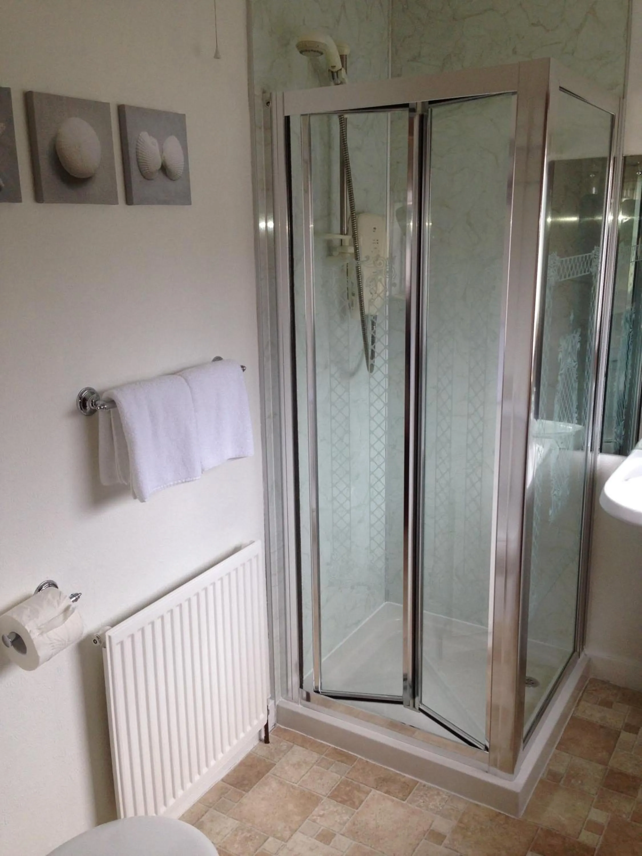 Bathroom in Hillview Guest House