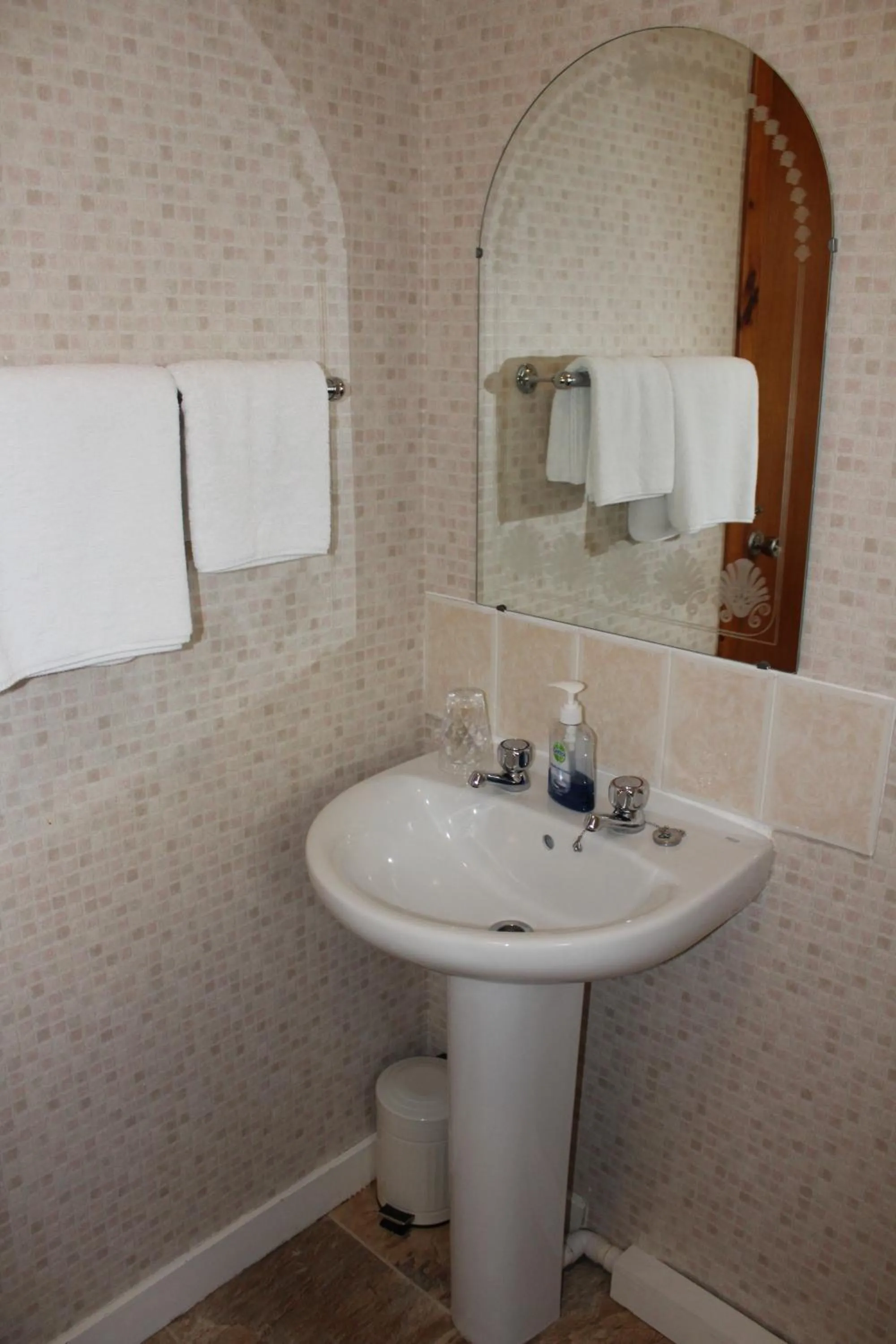 Bathroom in Hillview Guest House