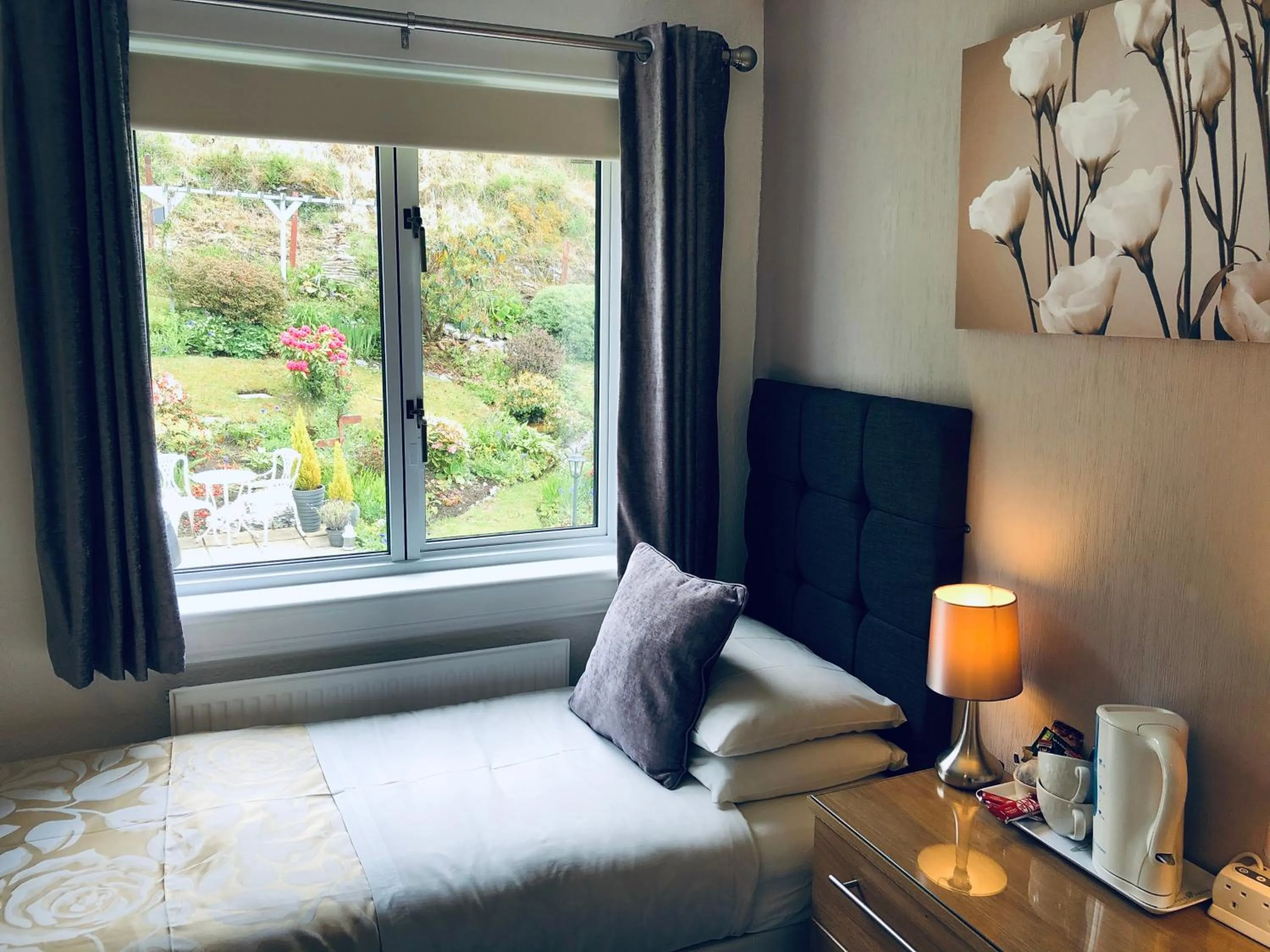 Garden view in Hillview Guest House
