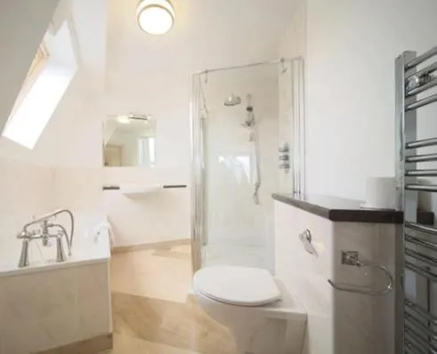 Shower in The Waterfront Hotel