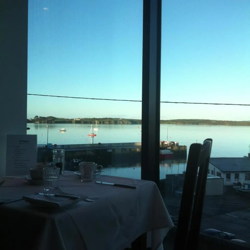 Restaurant/places to eat in The Waterfront Hotel