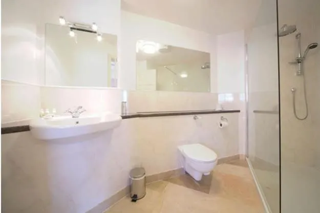 Shower in The Waterfront Hotel