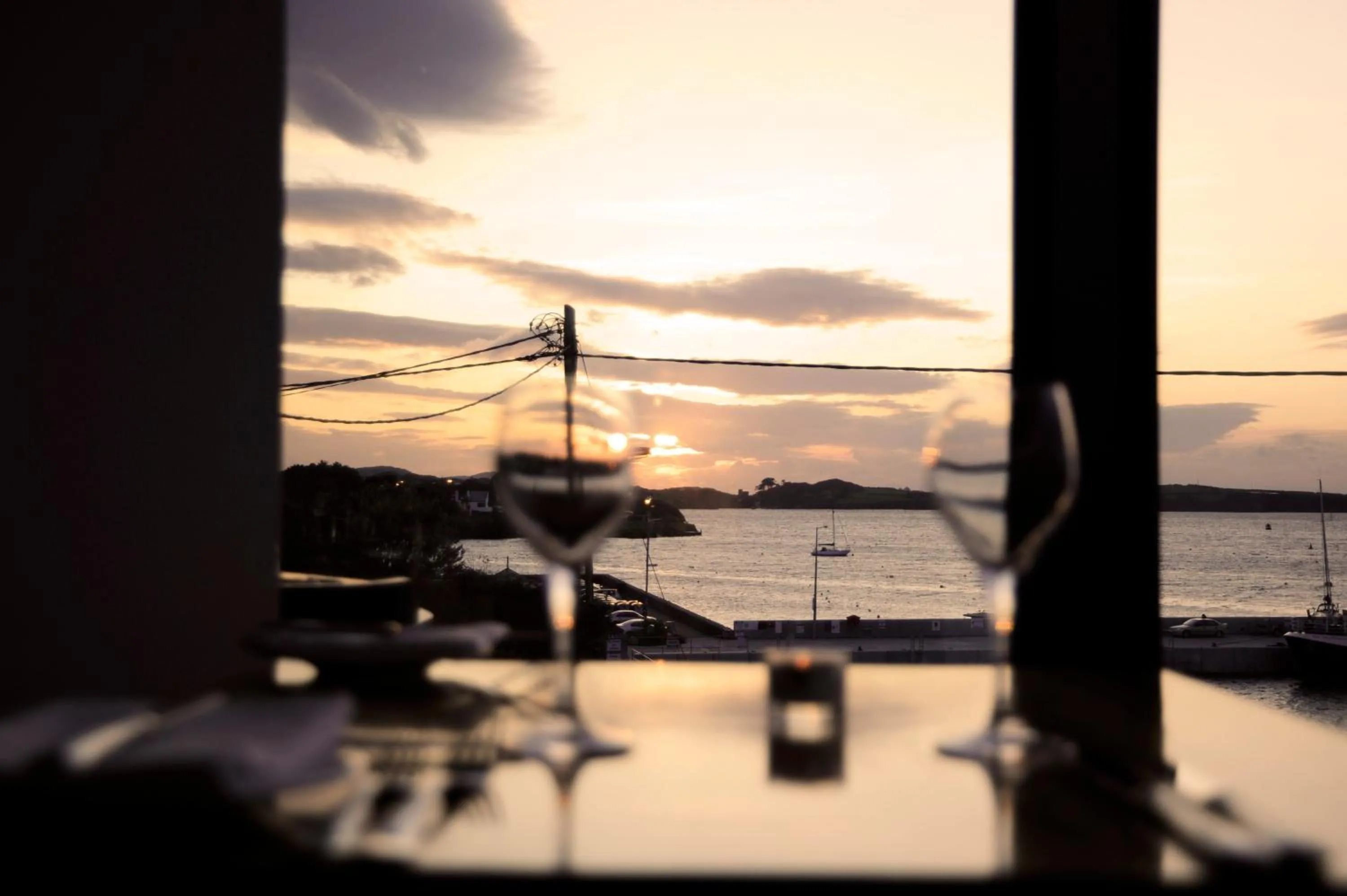 Restaurant/places to eat in The Waterfront Hotel