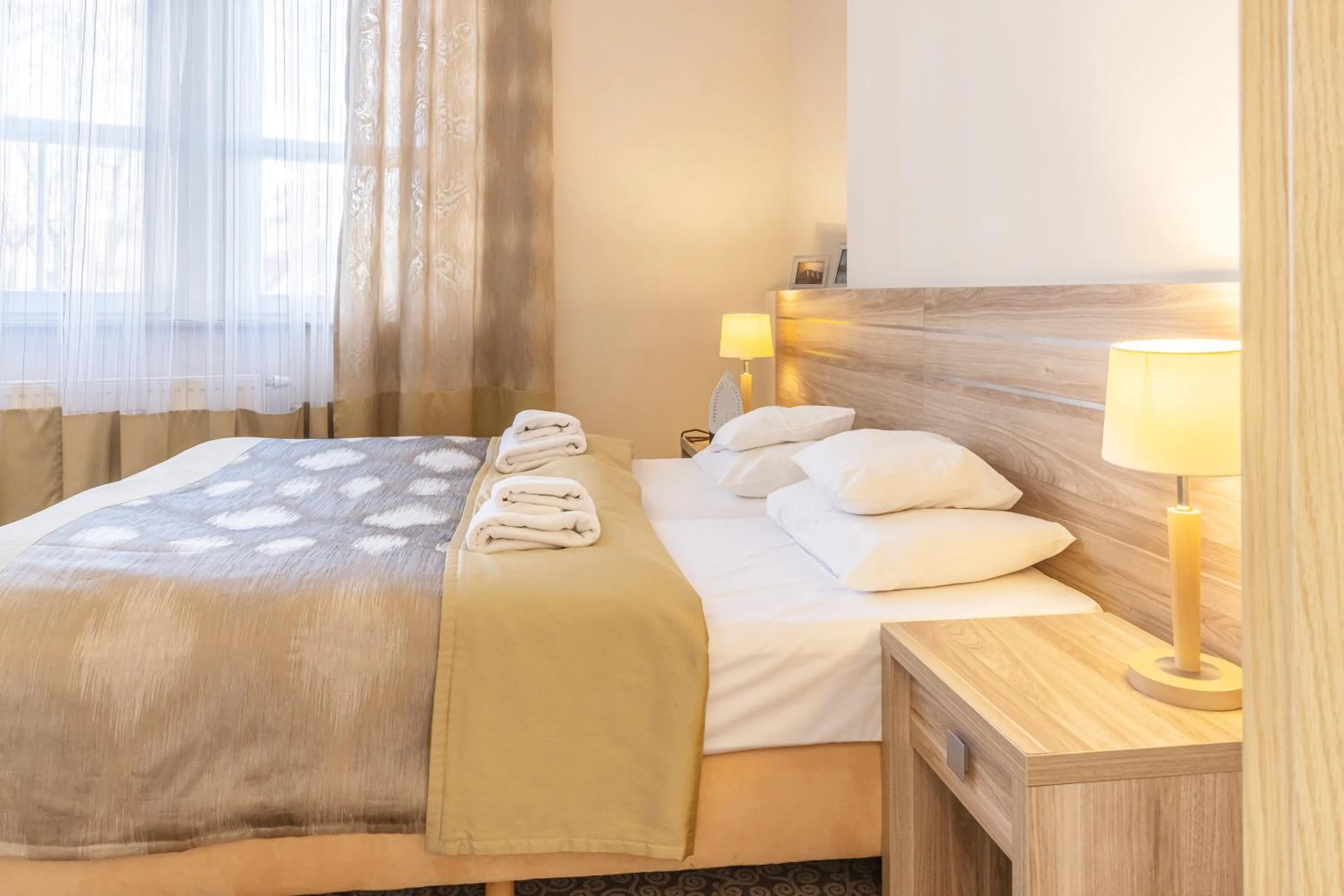 Photo of the whole room, Bed in Hotel Cesarskie Ogrody