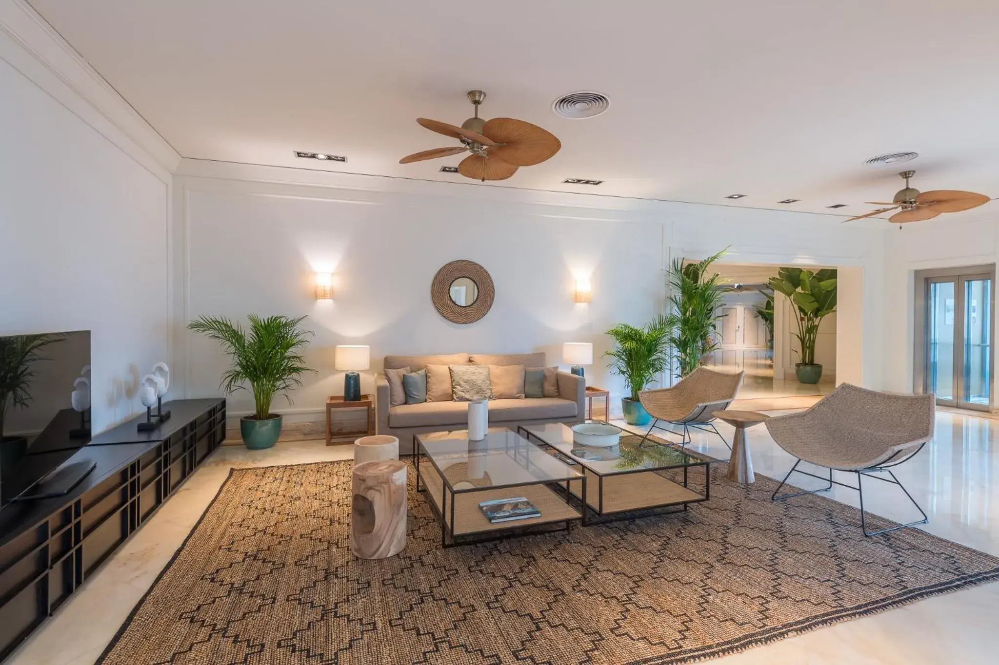 Lobby or reception in Sesimbra Oceanfront Hotel - Preferred Hotels and Resorts Lobby or reception in Sesimbra Oceanfront Hotel - Preferred Hotels and Resorts