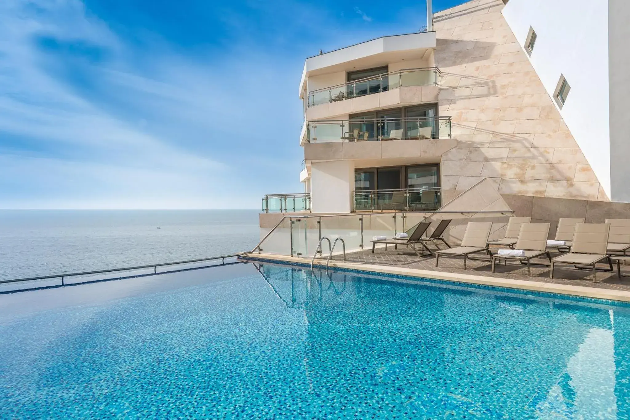Sea view in Sesimbra Oceanfront Hotel - Preferred Hotels and Resorts Sea view in Sesimbra Oceanfront Hotel - Preferred Hotels and Resorts