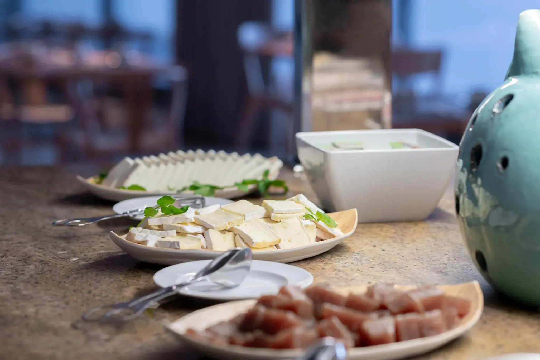 Restaurant/places to eat in Sesimbra Oceanfront Hotel - Preferred Hotels and Resorts Restaurant/places to eat in Sesimbra Oceanfront Hotel - Preferred Hotels and Resorts