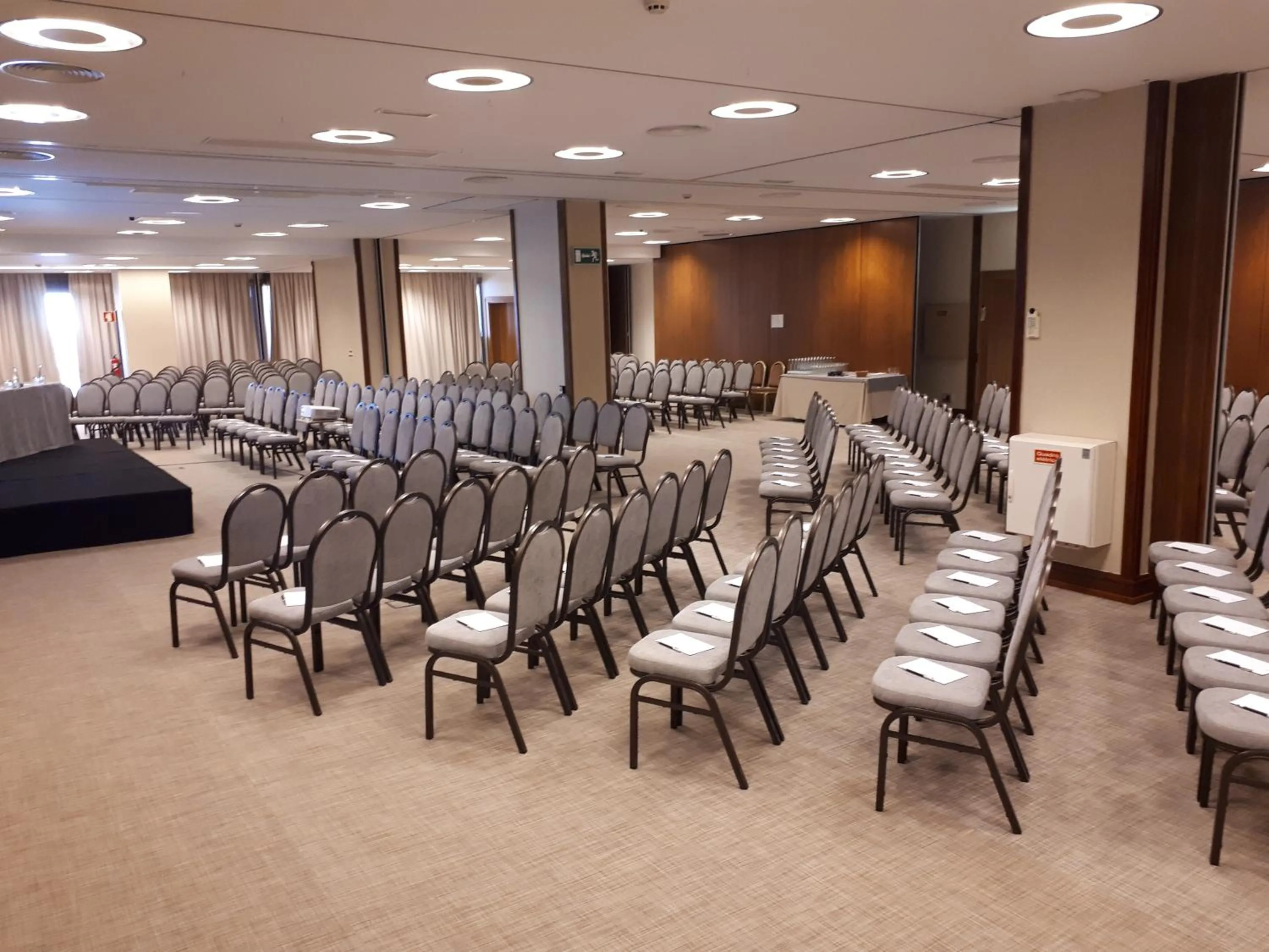 Meeting/conference room in Sesimbra Oceanfront Hotel - Preferred Hotels and Resorts