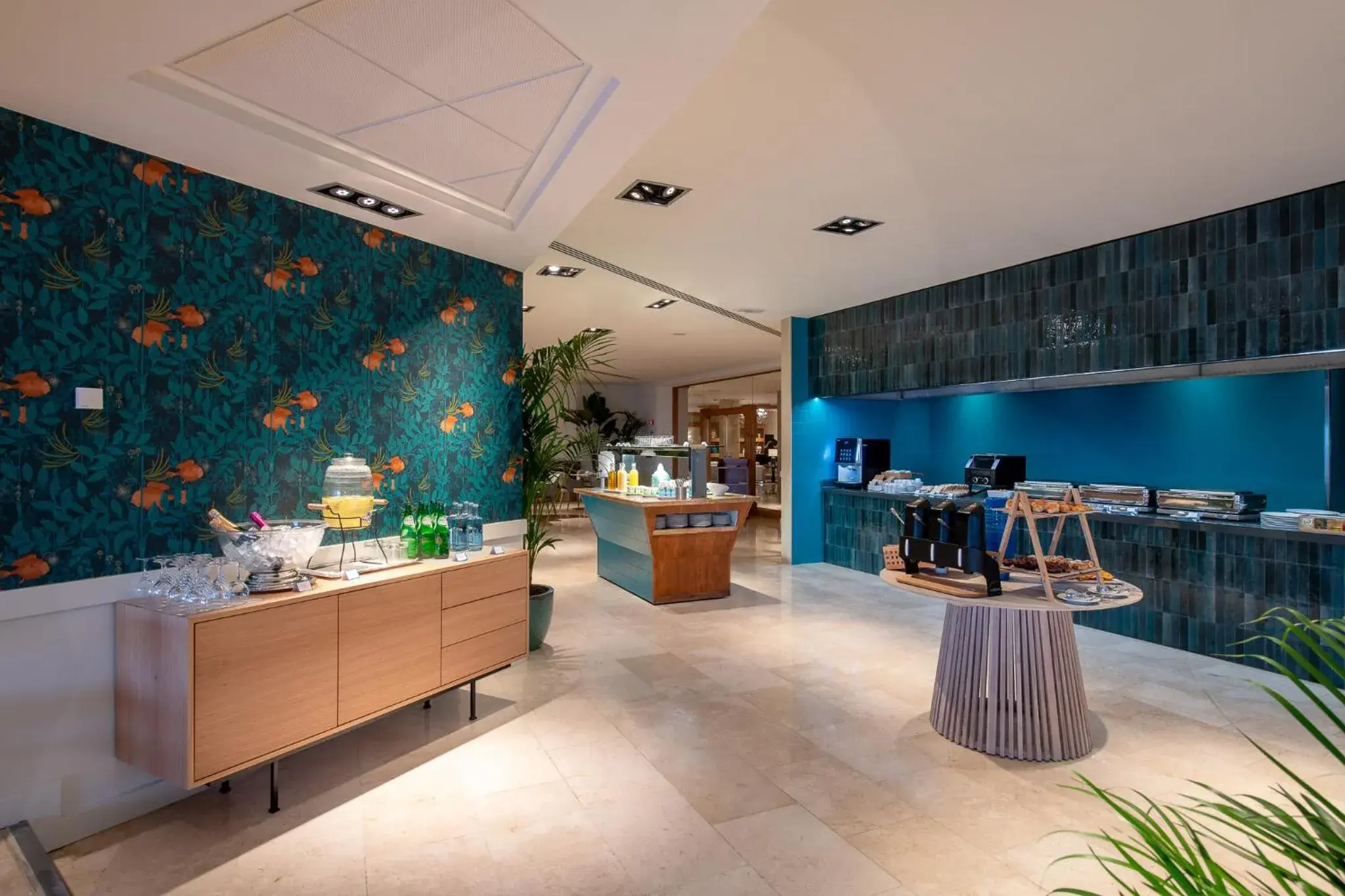 Restaurant/places to eat in Sesimbra Oceanfront Hotel - Preferred Hotels and Resorts Restaurant/places to eat in Sesimbra Oceanfront Hotel - Preferred Hotels and Resorts