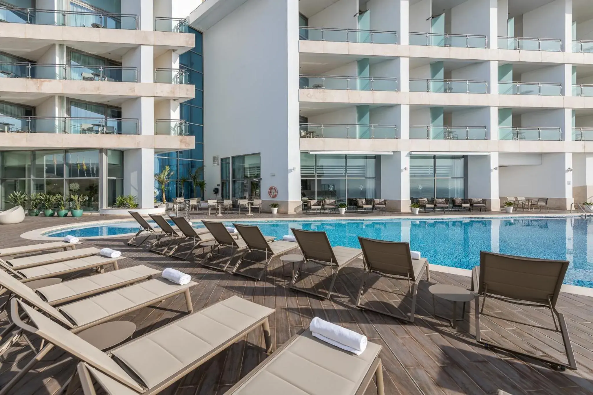 Swimming pool in Sesimbra Oceanfront Hotel - Preferred Hotels and Resorts Swimming pool in Sesimbra Oceanfront Hotel - Preferred Hotels and Resorts