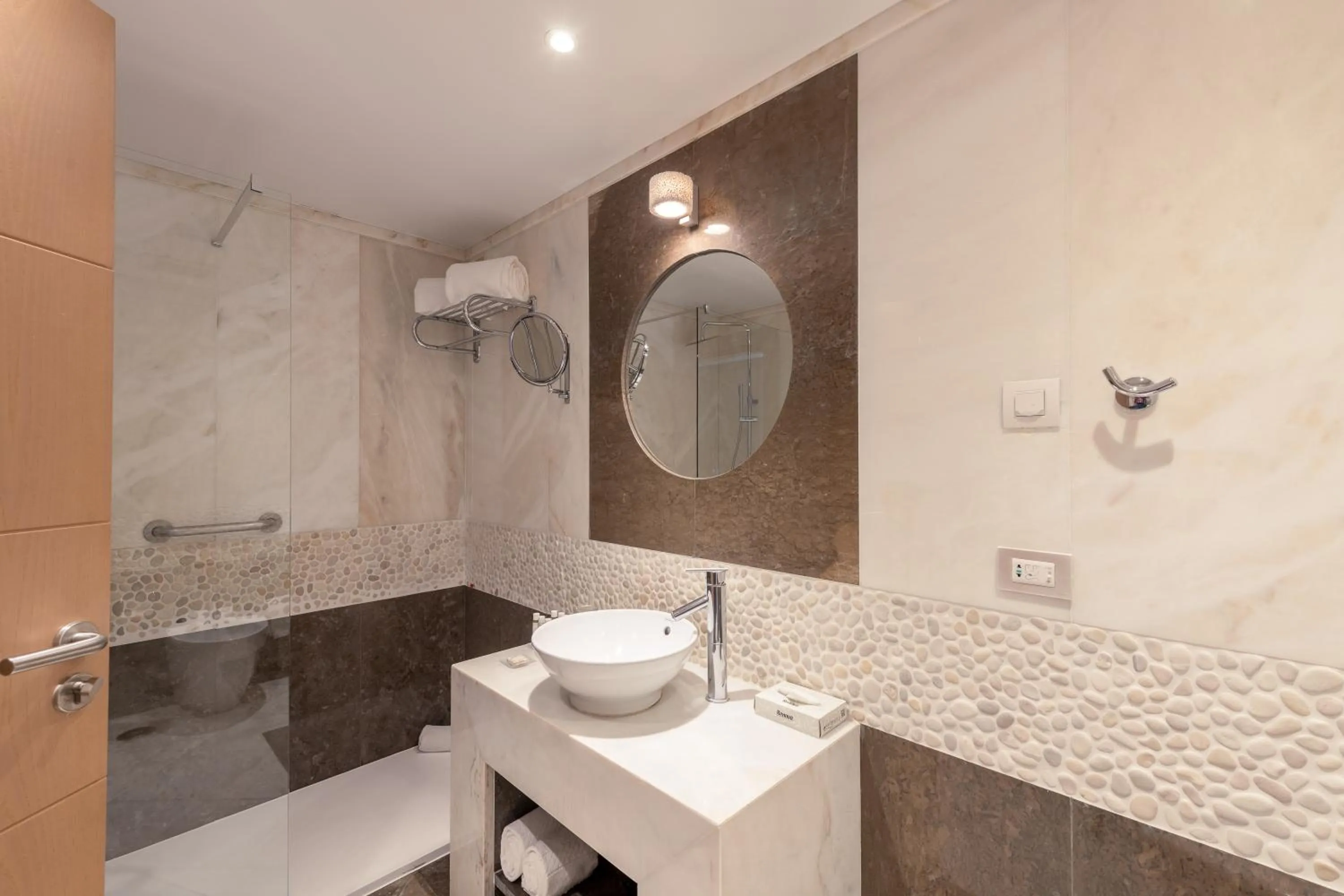 Shower in Sesimbra Oceanfront Hotel - Preferred Hotels and Resorts