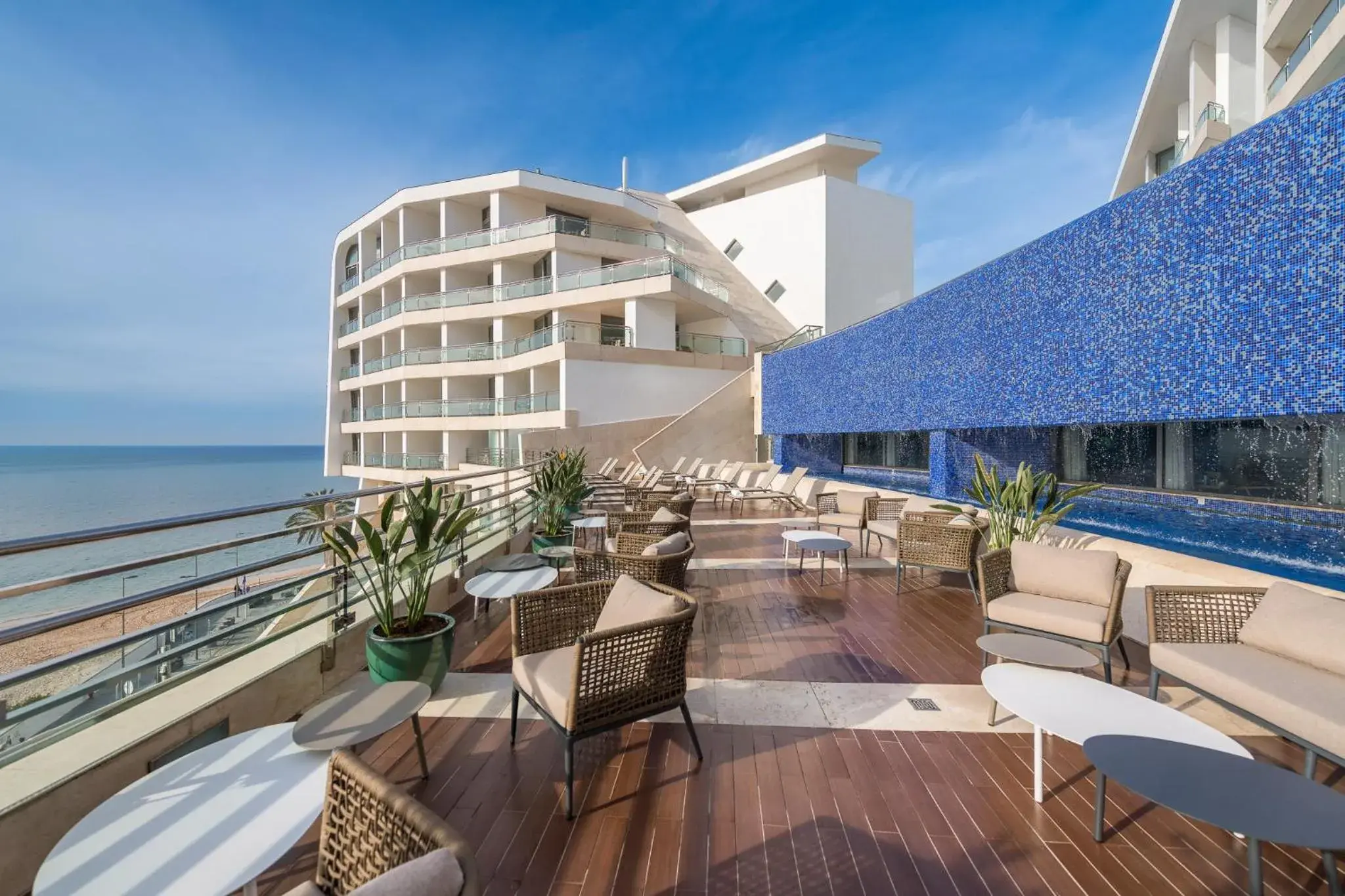 Property building in Sesimbra Oceanfront Hotel - Preferred Hotels and Resorts Property building in Sesimbra Oceanfront Hotel - Preferred Hotels and Resorts