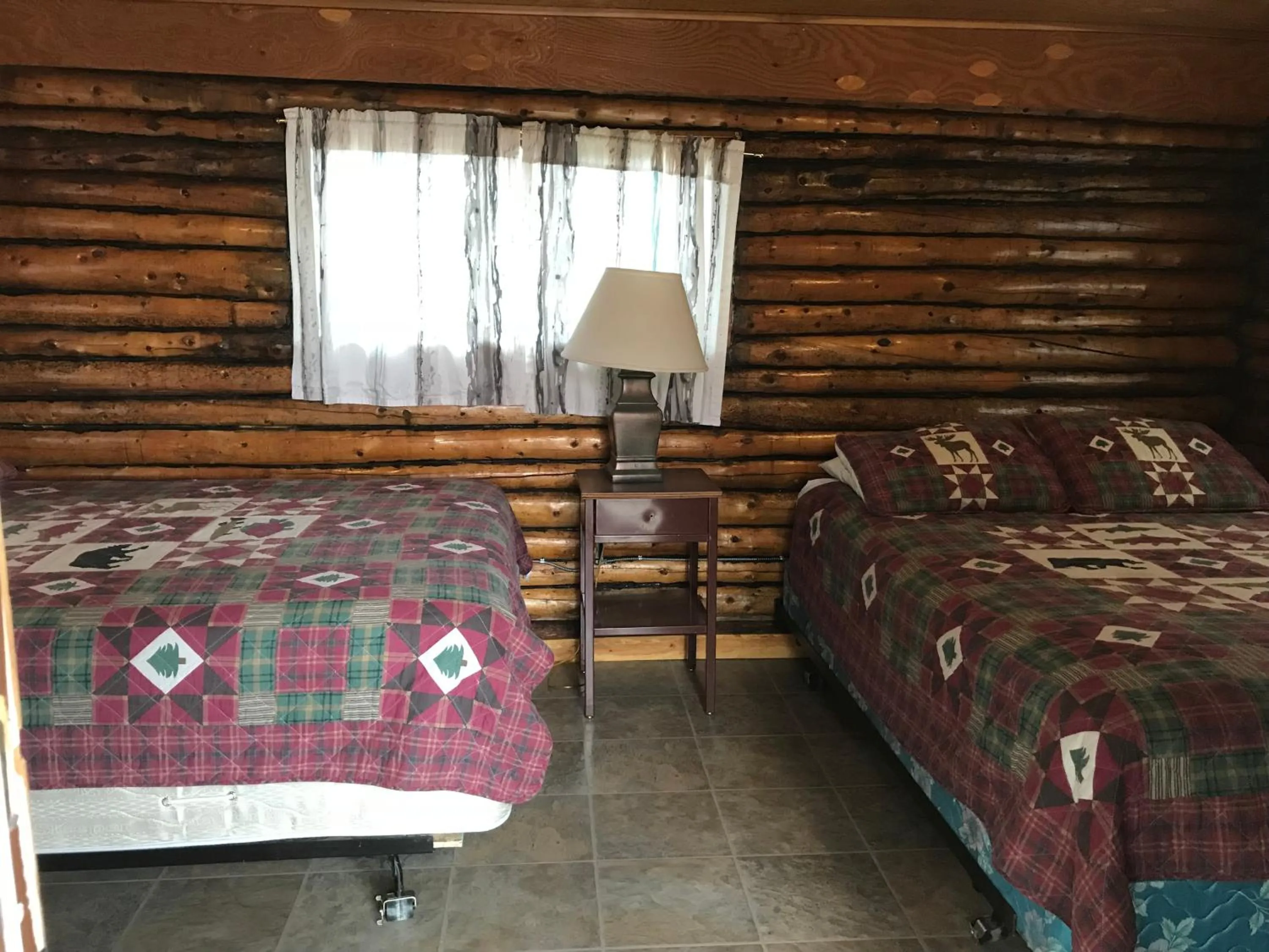 Bed in Lake Louise Lodge, Alaska