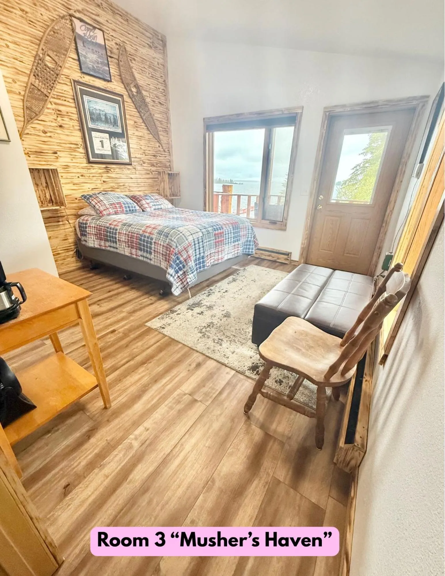 Bed in Lake Louise Lodge, Alaska