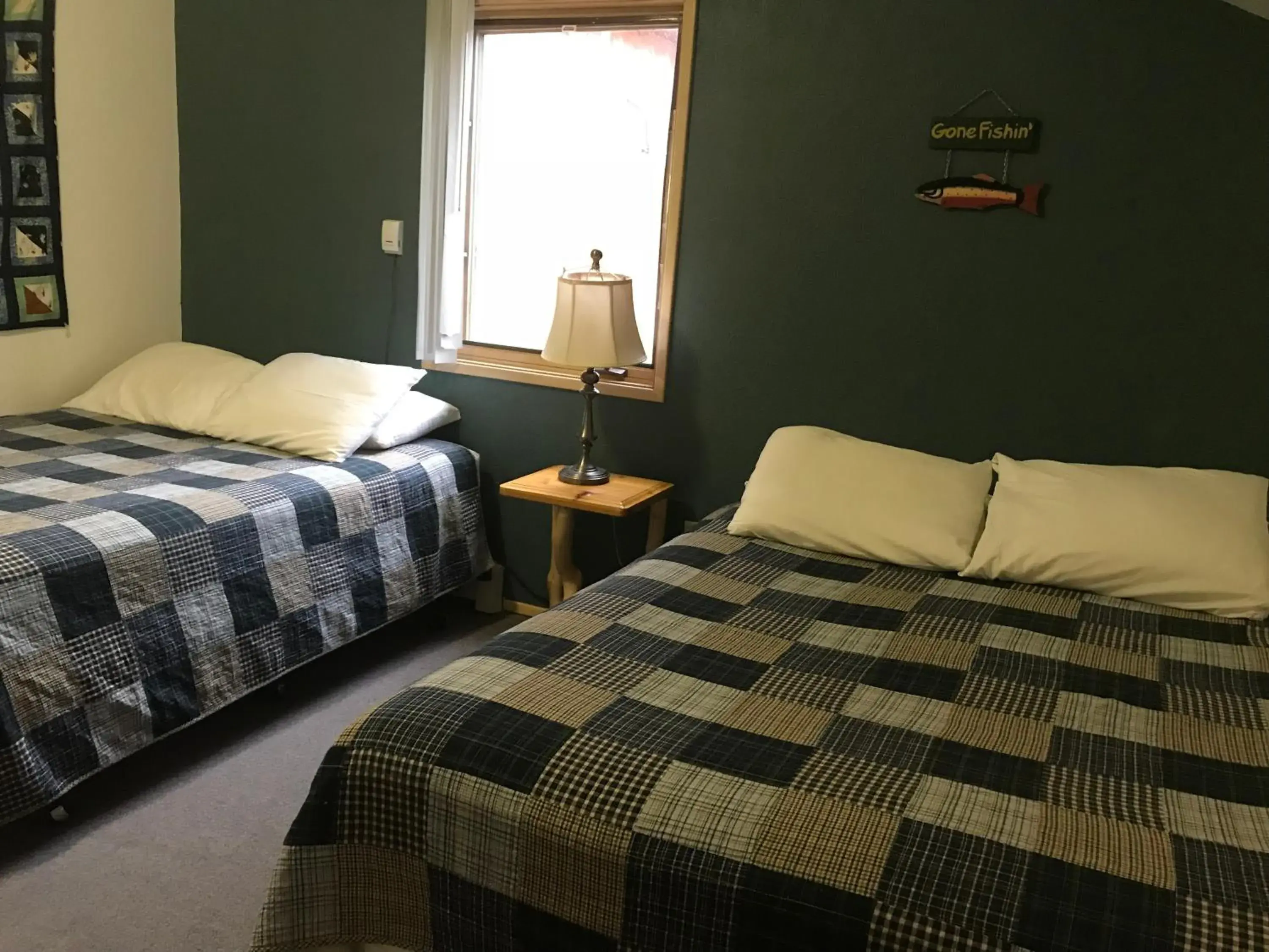 Deluxe Double Room with Shower in Lake Louise Lodge, Alaska Deluxe Double Room with Shower in Lake Louise Lodge, Alaska
