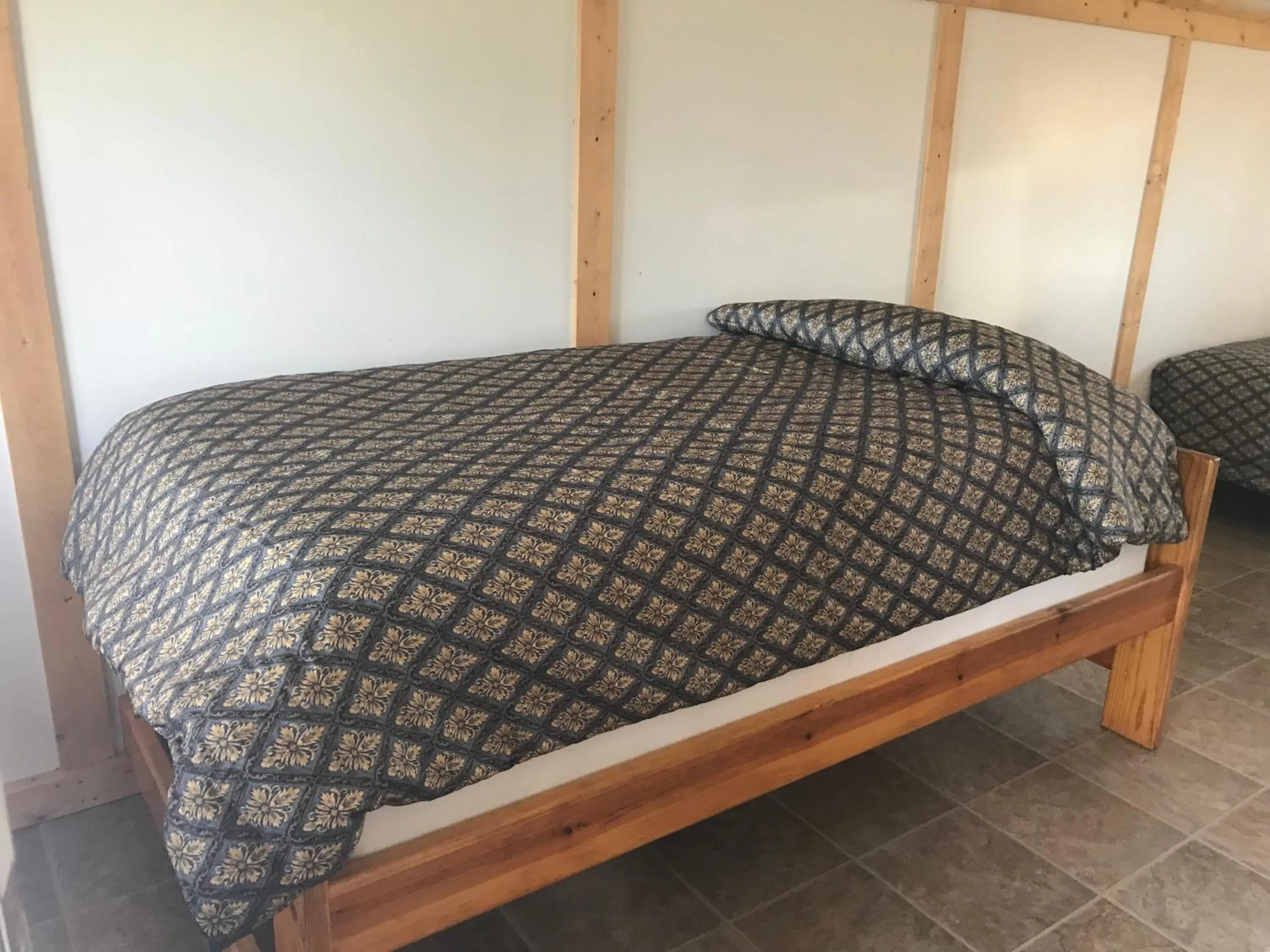 Bed in Lake Louise Lodge, Alaska