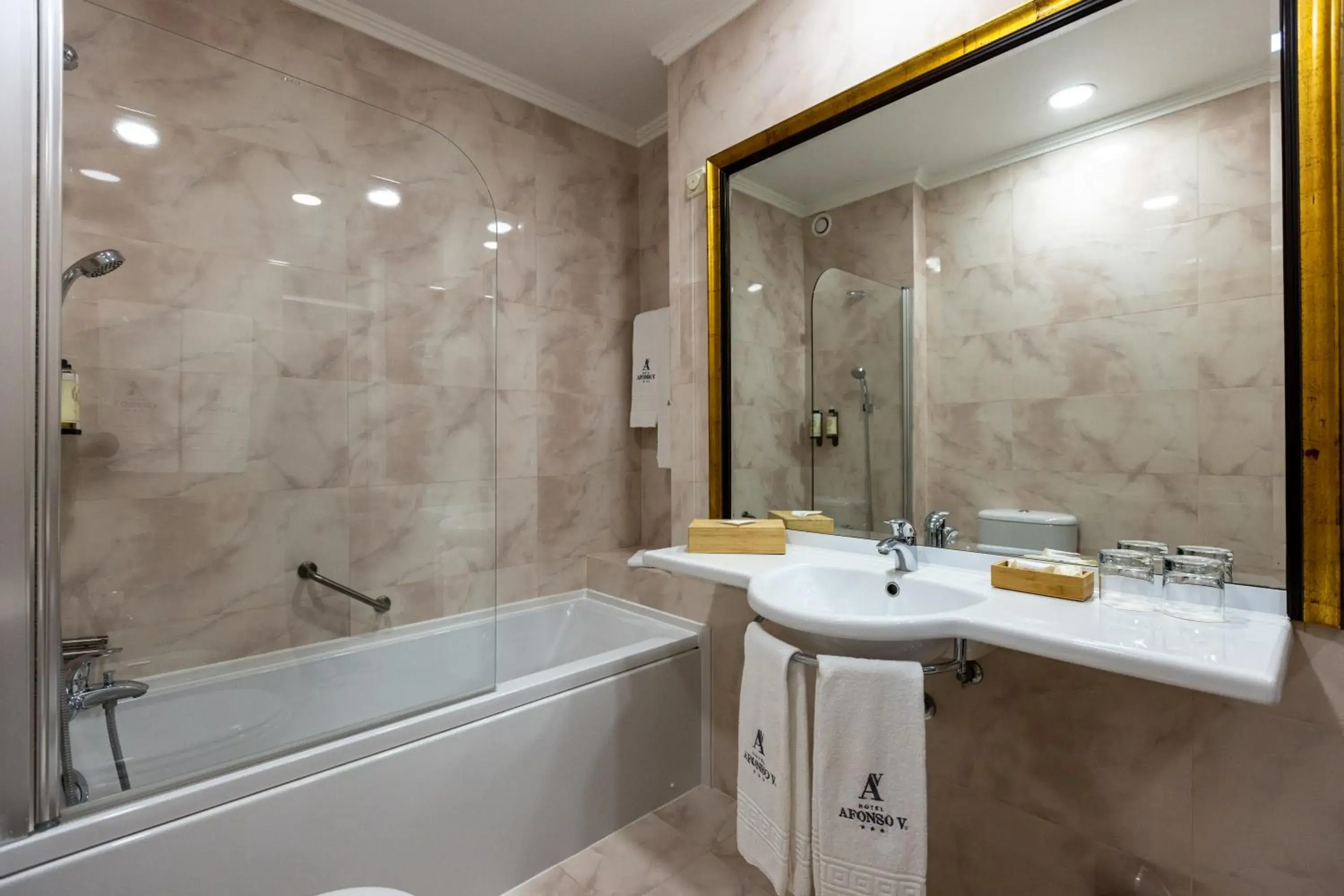 Bathroom in Hotel Afonso V & SPA Bathroom in Hotel Afonso V & SPA