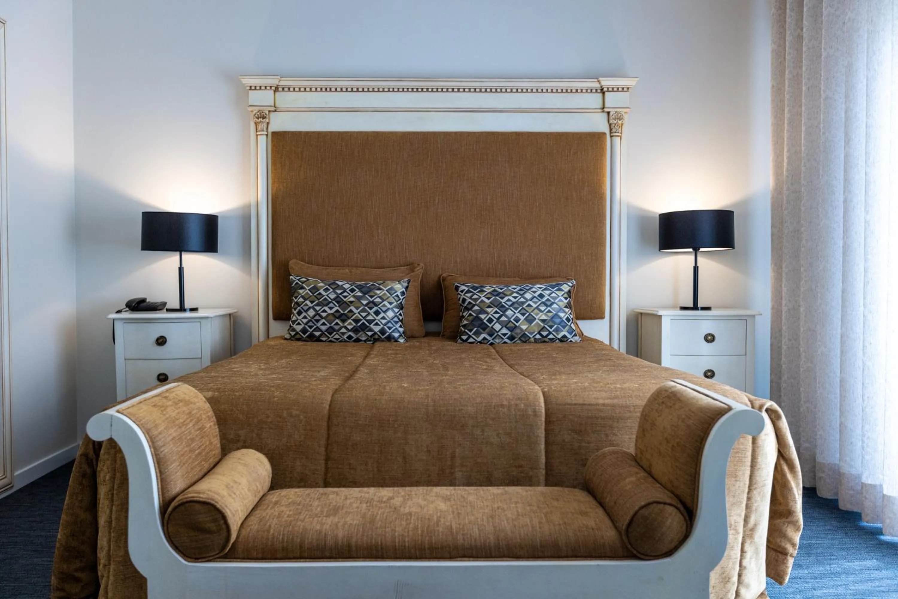 Night, Bed in Hotel Afonso V & SPA