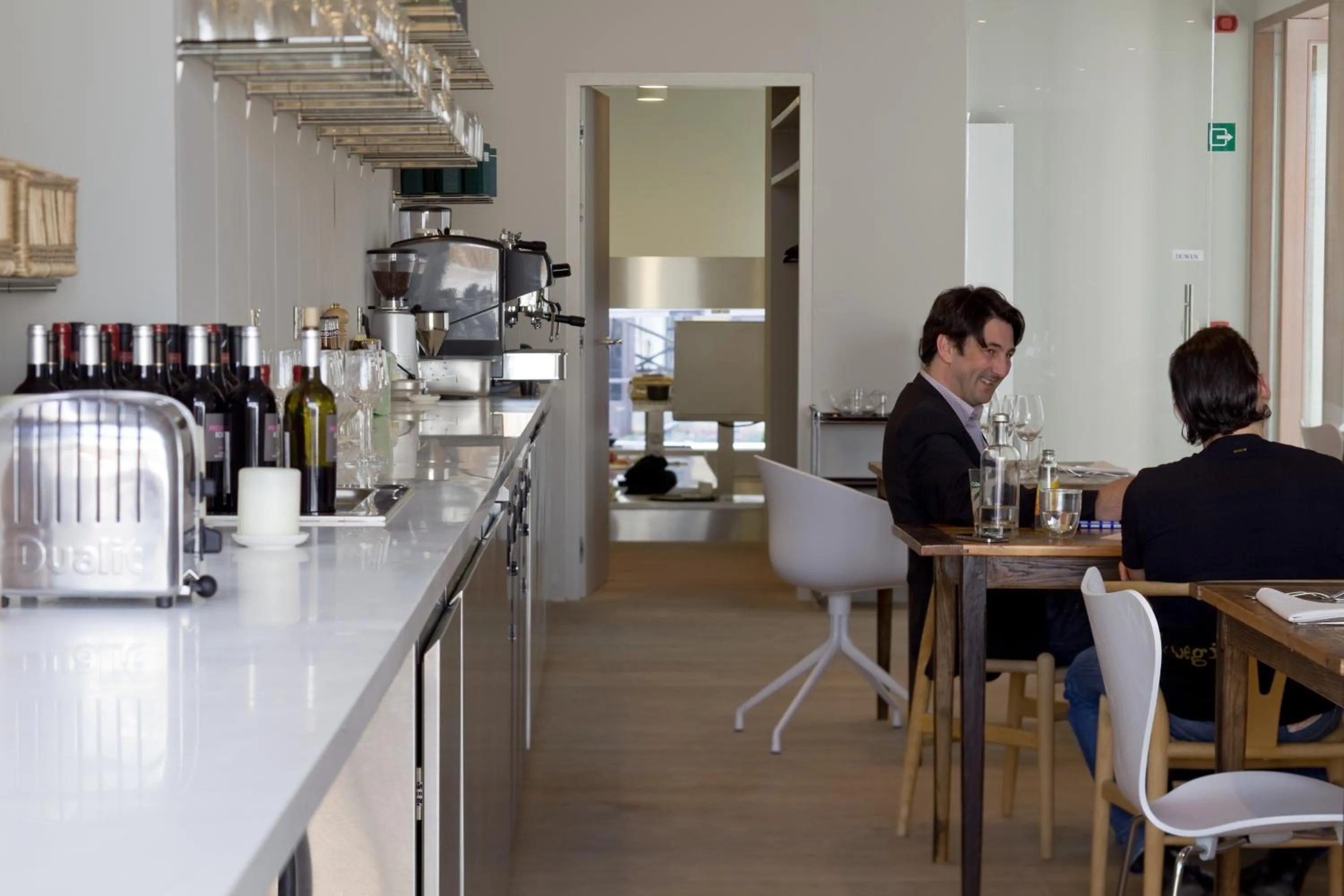 Restaurant/places to eat in Hotel Wu Wei