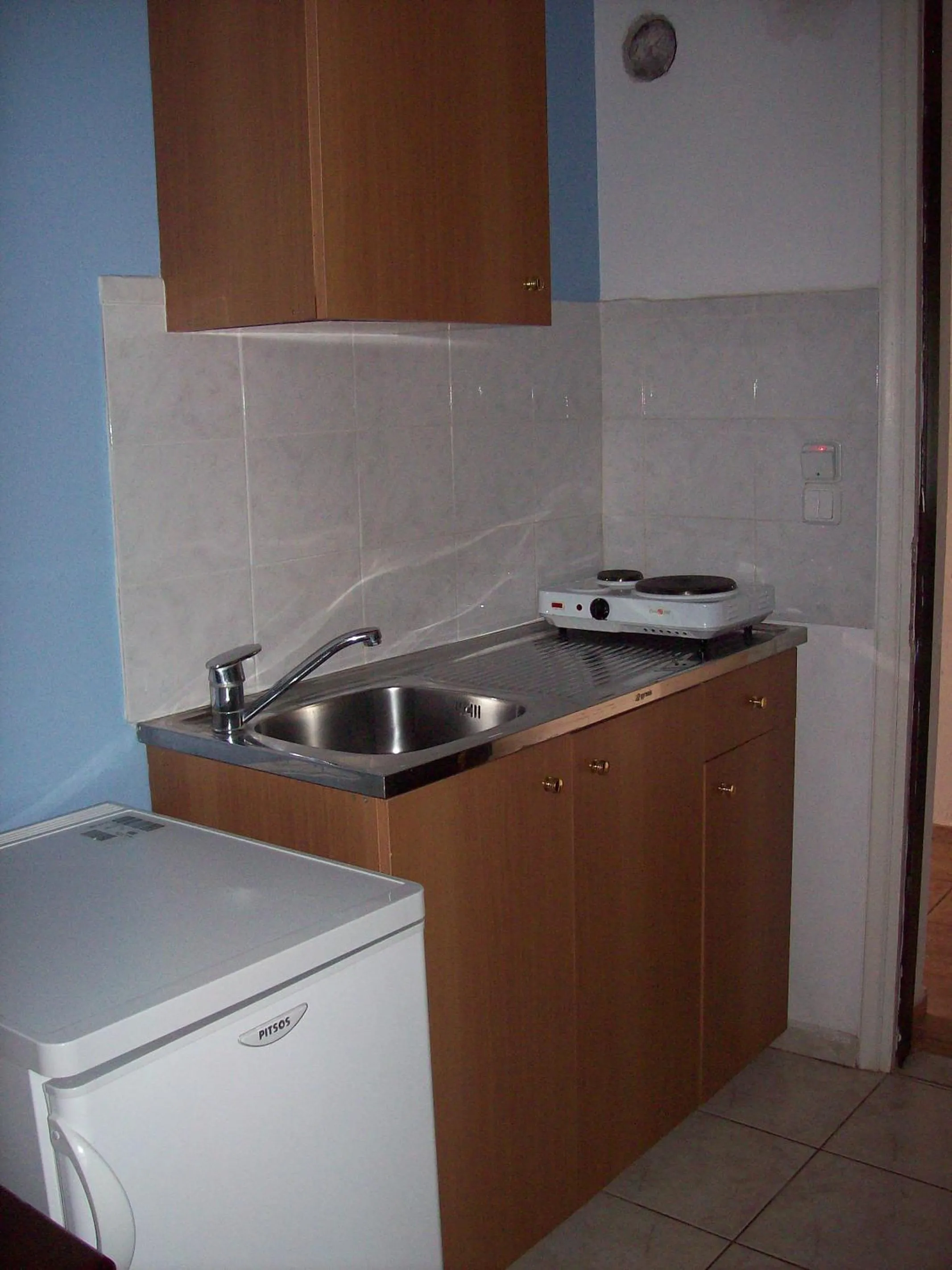 Kitchen or kitchenette in Petros Studios