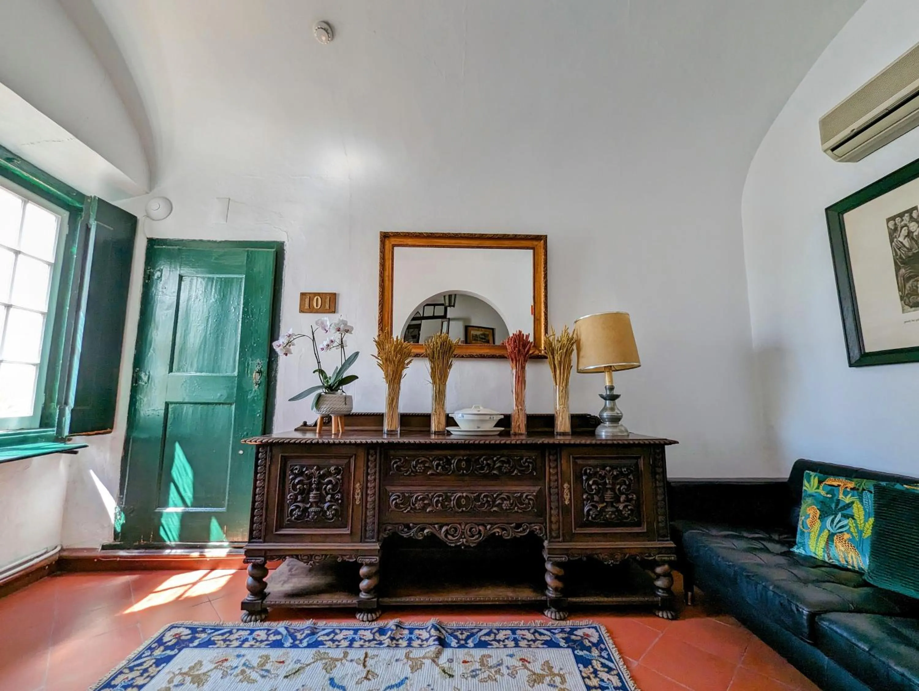 Living room in Hotel Solar de Monfalim