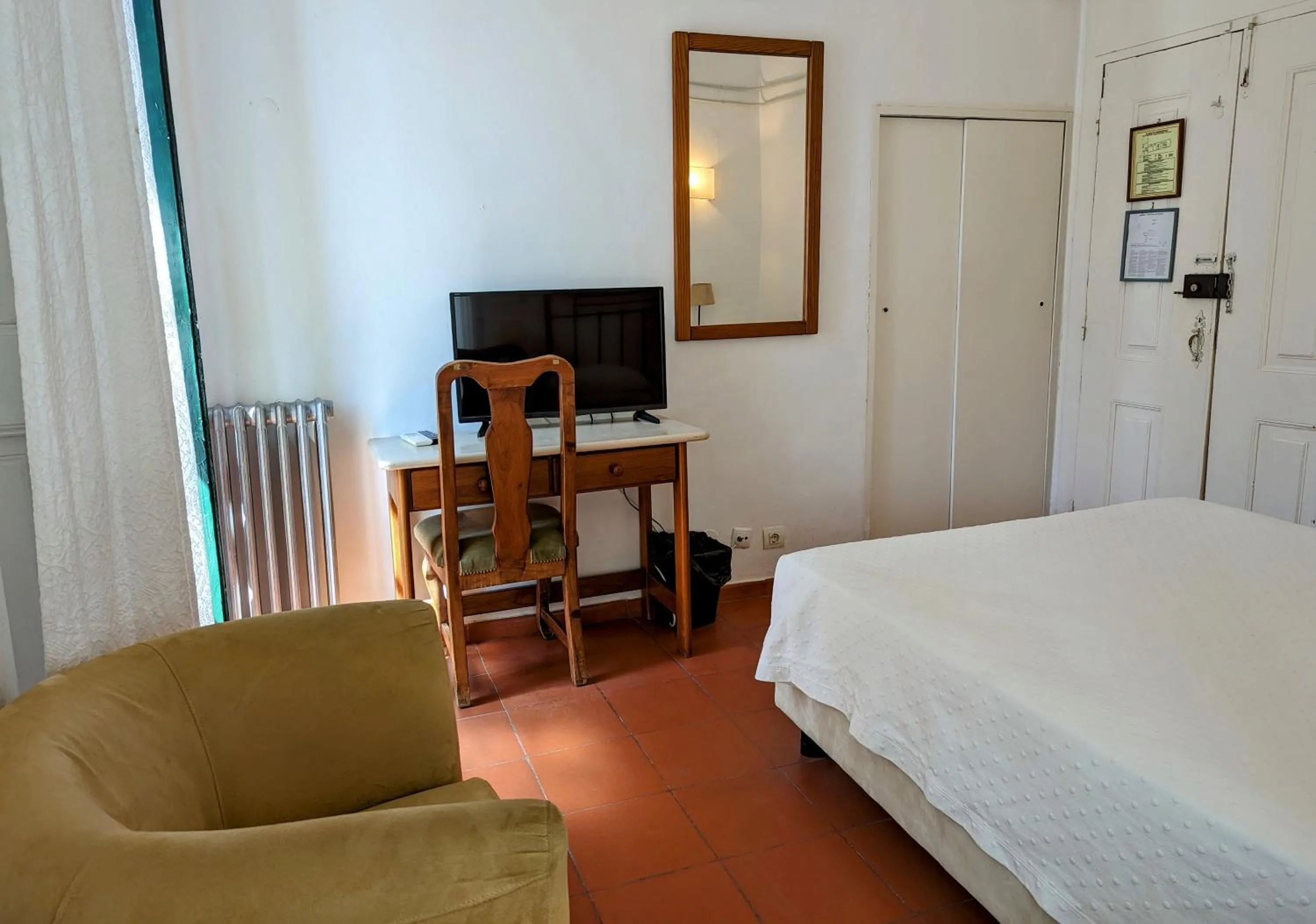 Bedroom, Bed in Hotel Solar de Monfalim