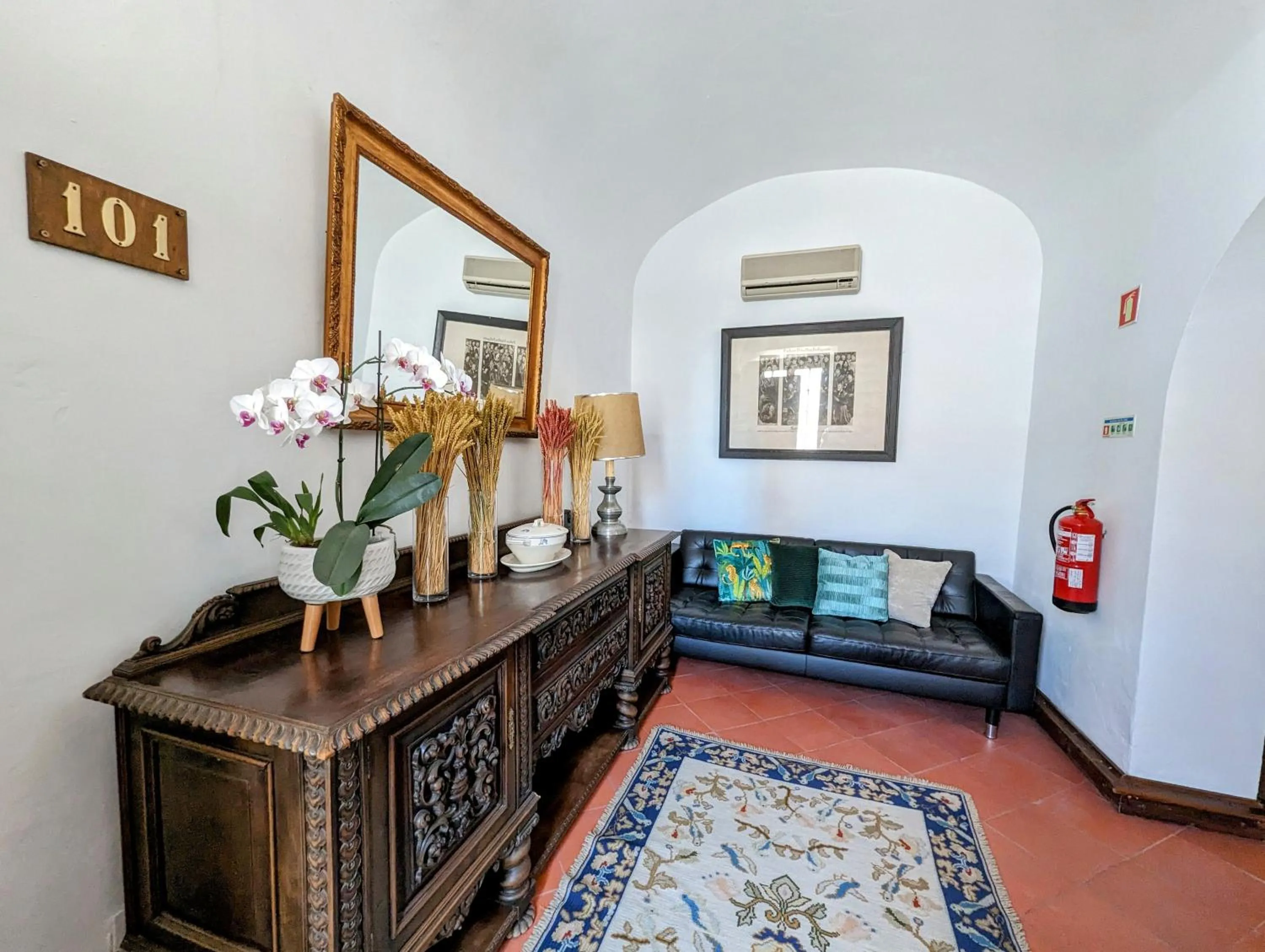 Living room in Hotel Solar de Monfalim