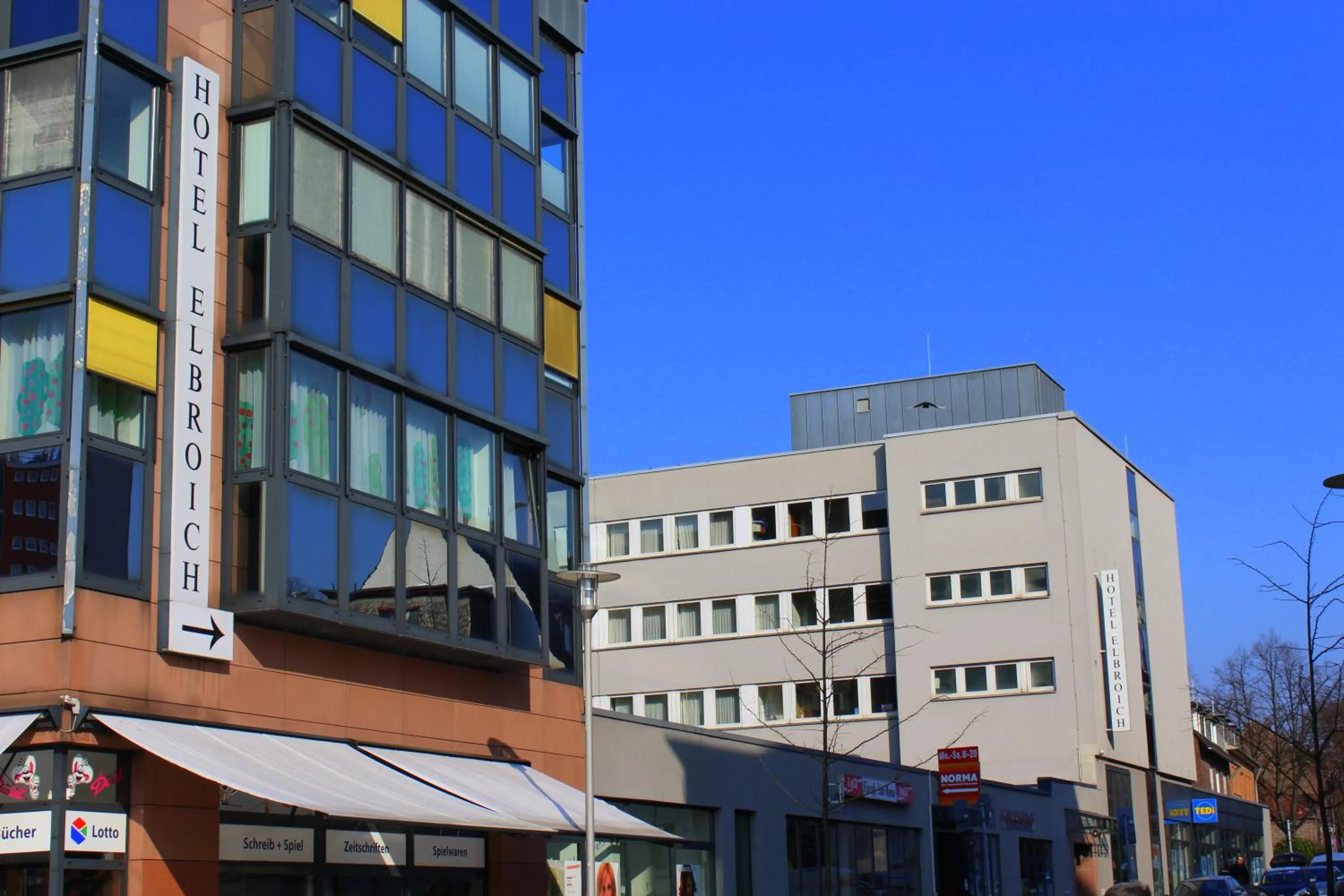 Property building in Elbroich Hotel Düsseldorf