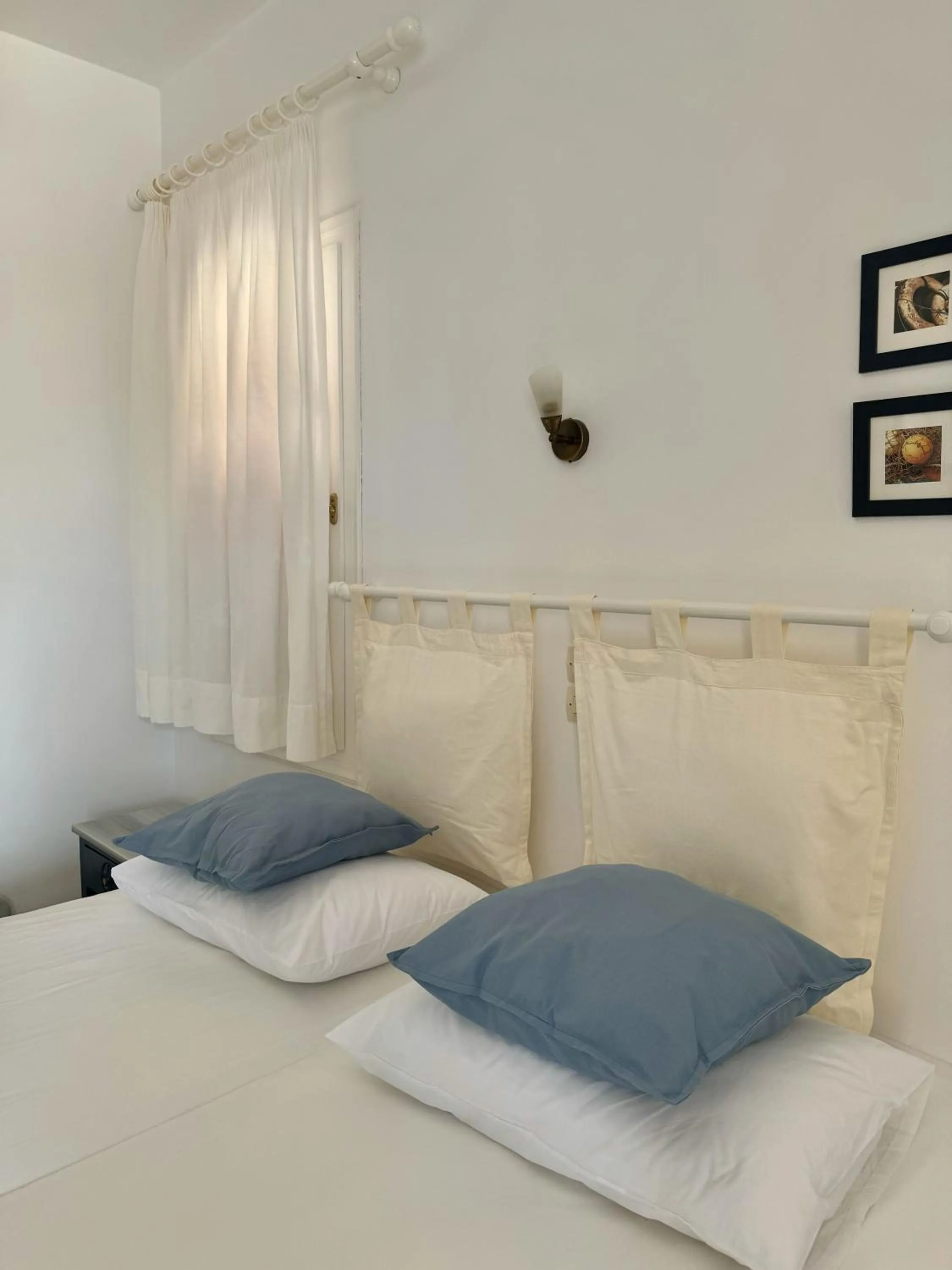 Photo of the whole room, Bed in Elisso's Philoxenia