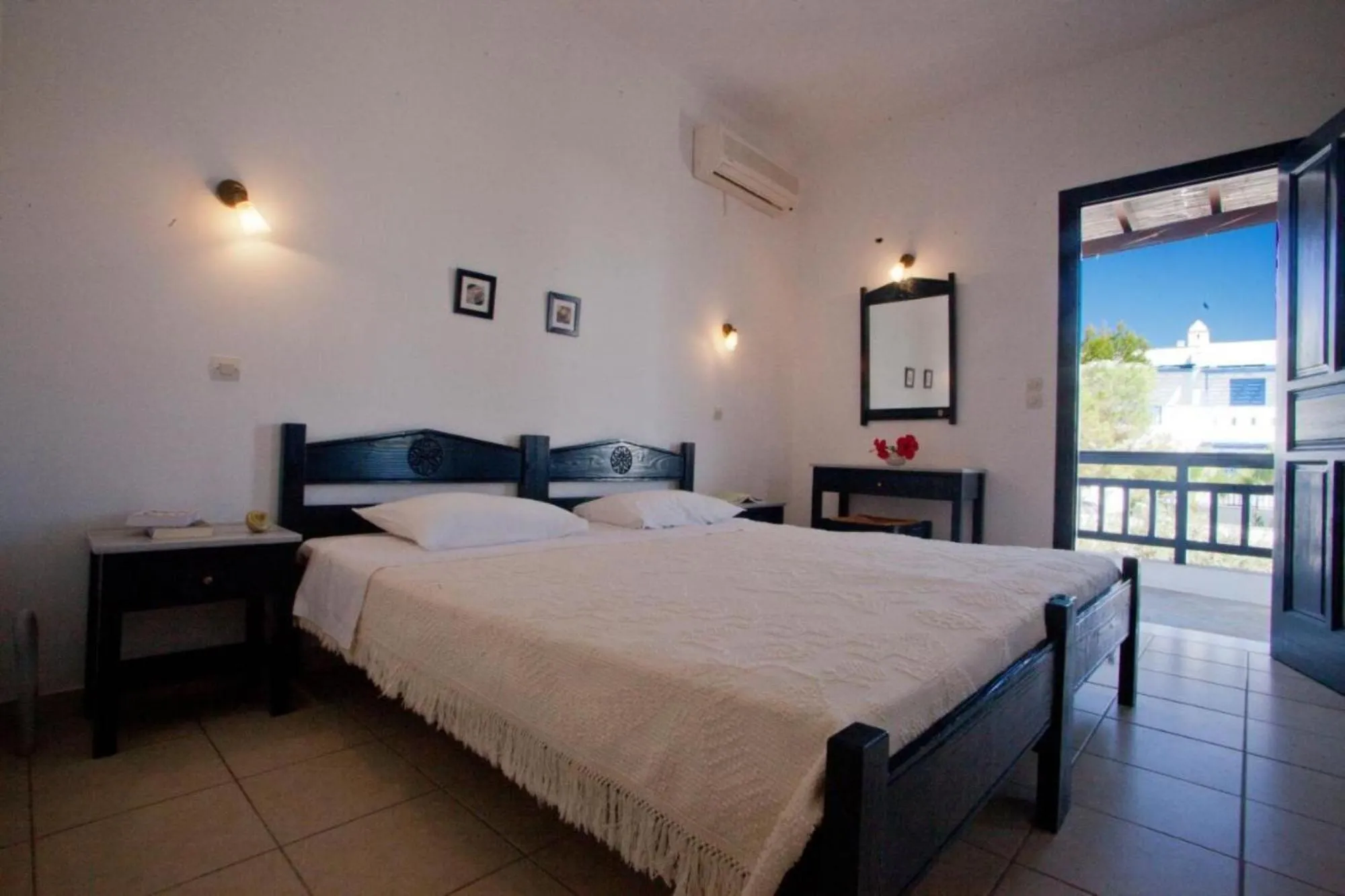 Photo of the whole room, Bed in Elisso's Philoxenia