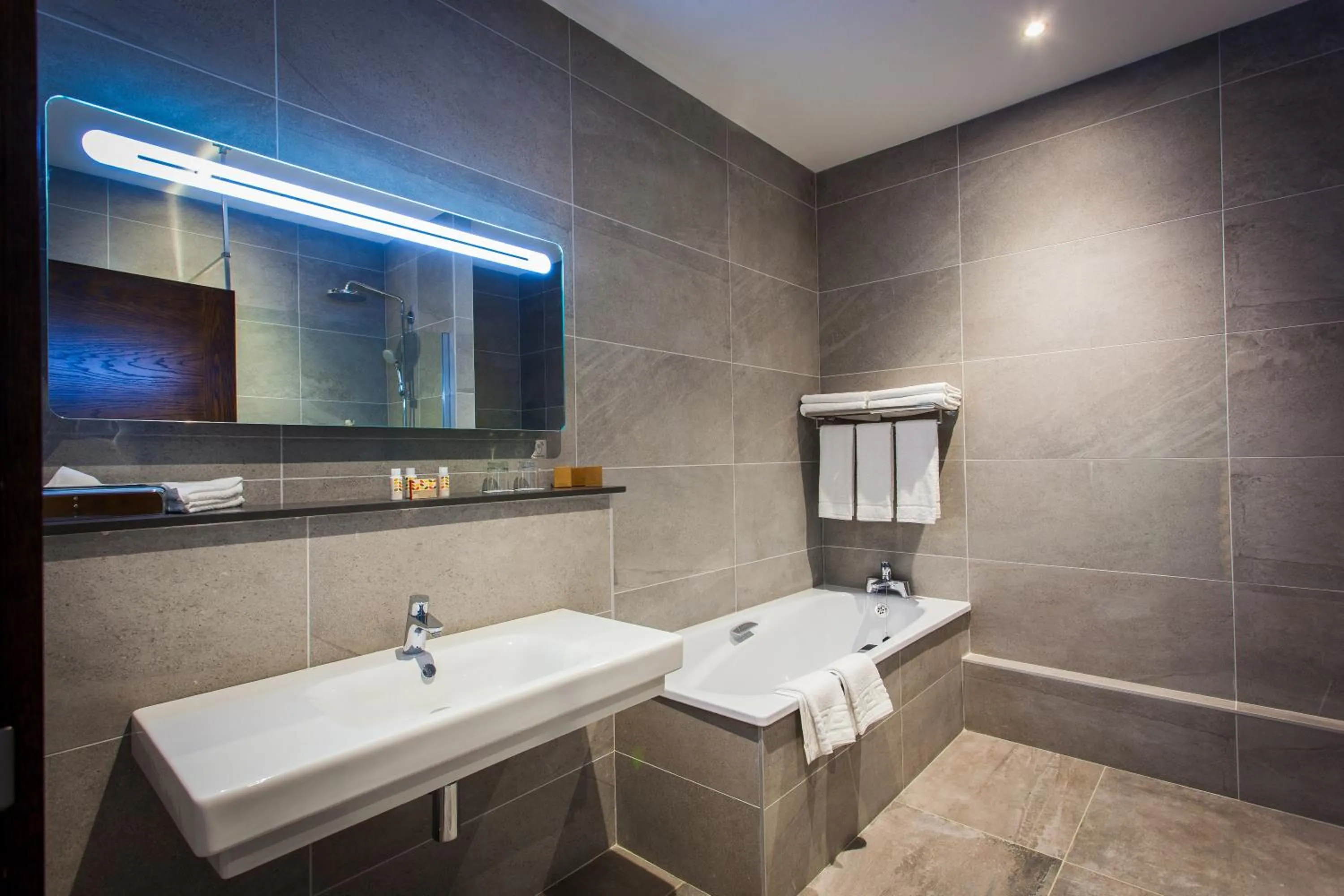 Bathroom in Amber Springs Hotel