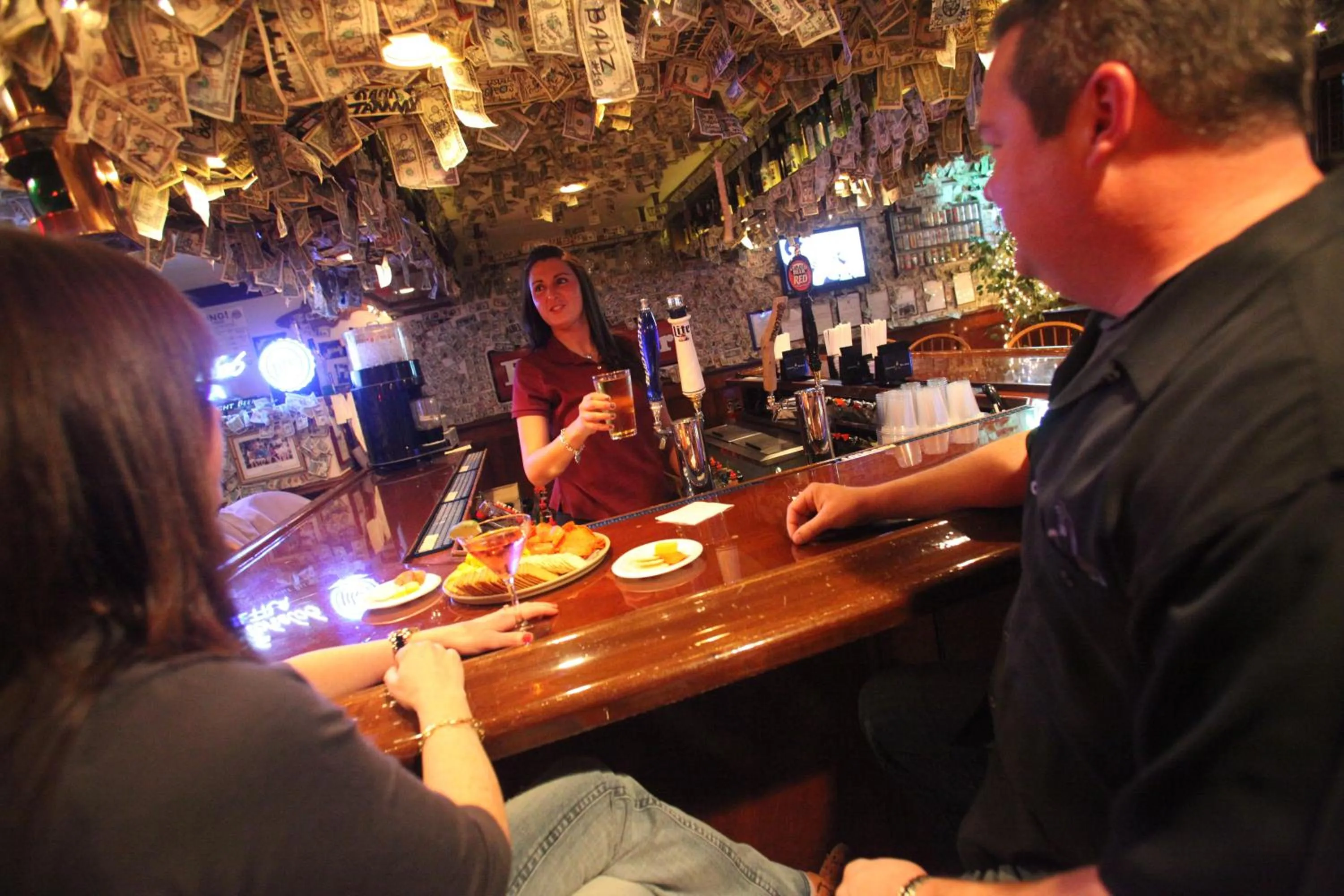 Lounge or bar in Bayside Resort Hotel