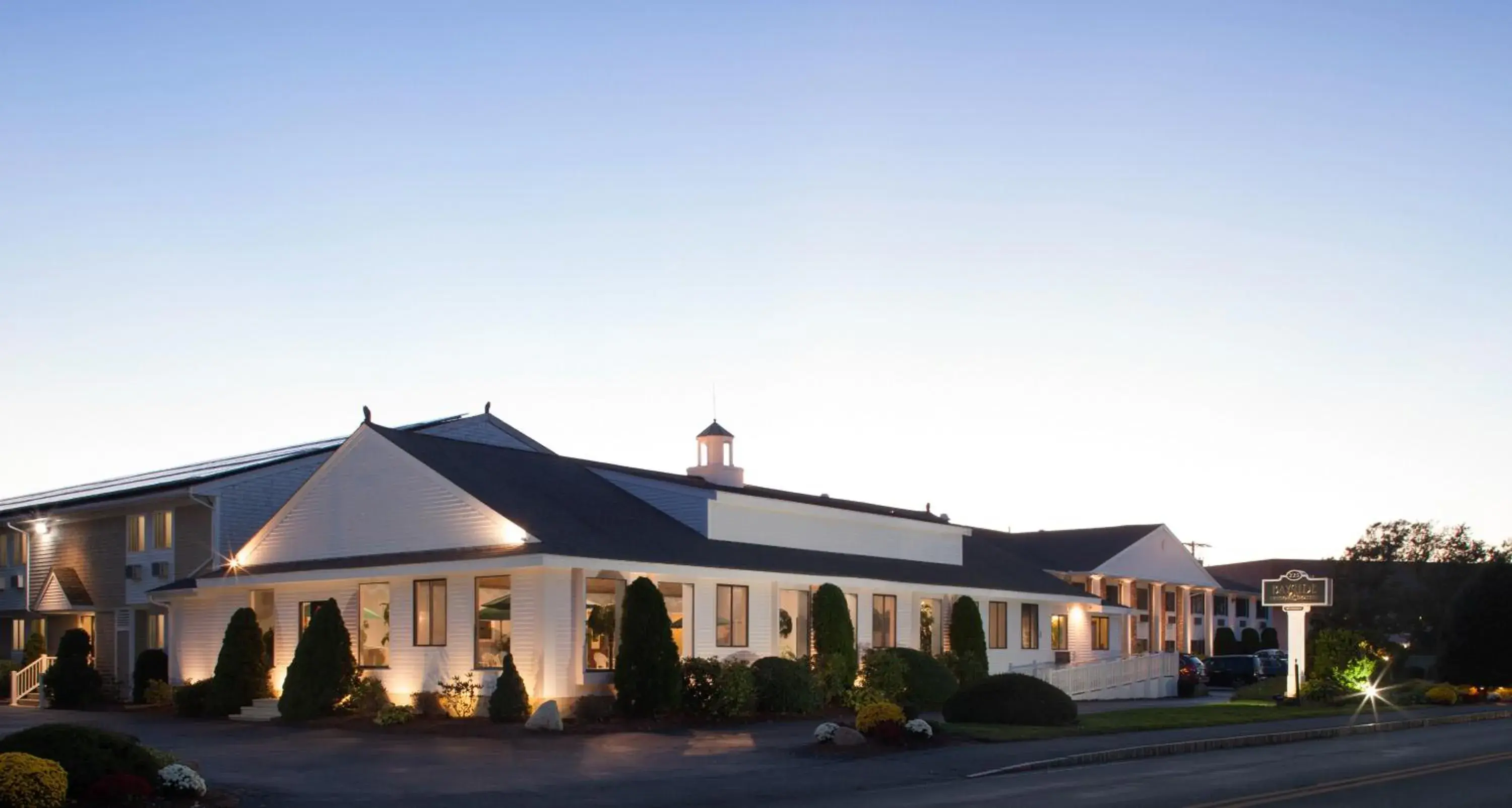 Facade/entrance in Bayside Resort Hotel Facade/entrance in Bayside Resort Hotel